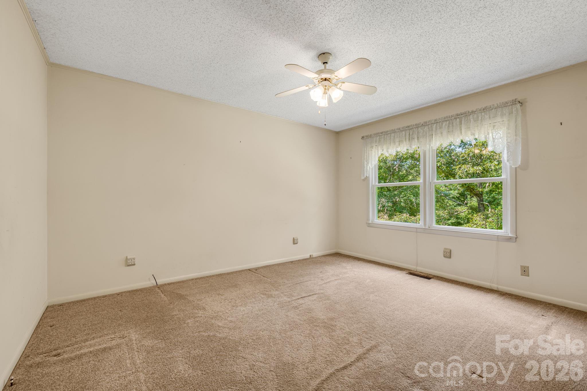 11 E Ridgeway Drive — Weaverville