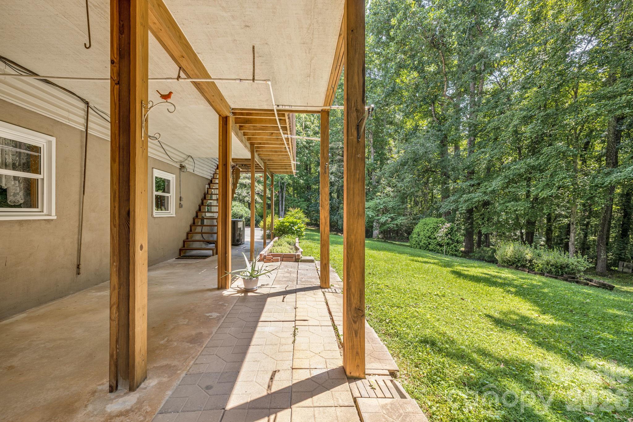 11 E Ridgeway Drive — Weaverville