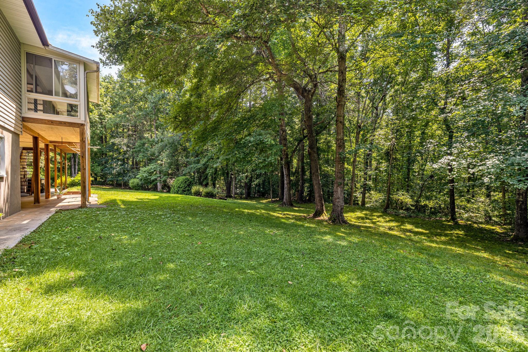 11 E Ridgeway Drive — Weaverville