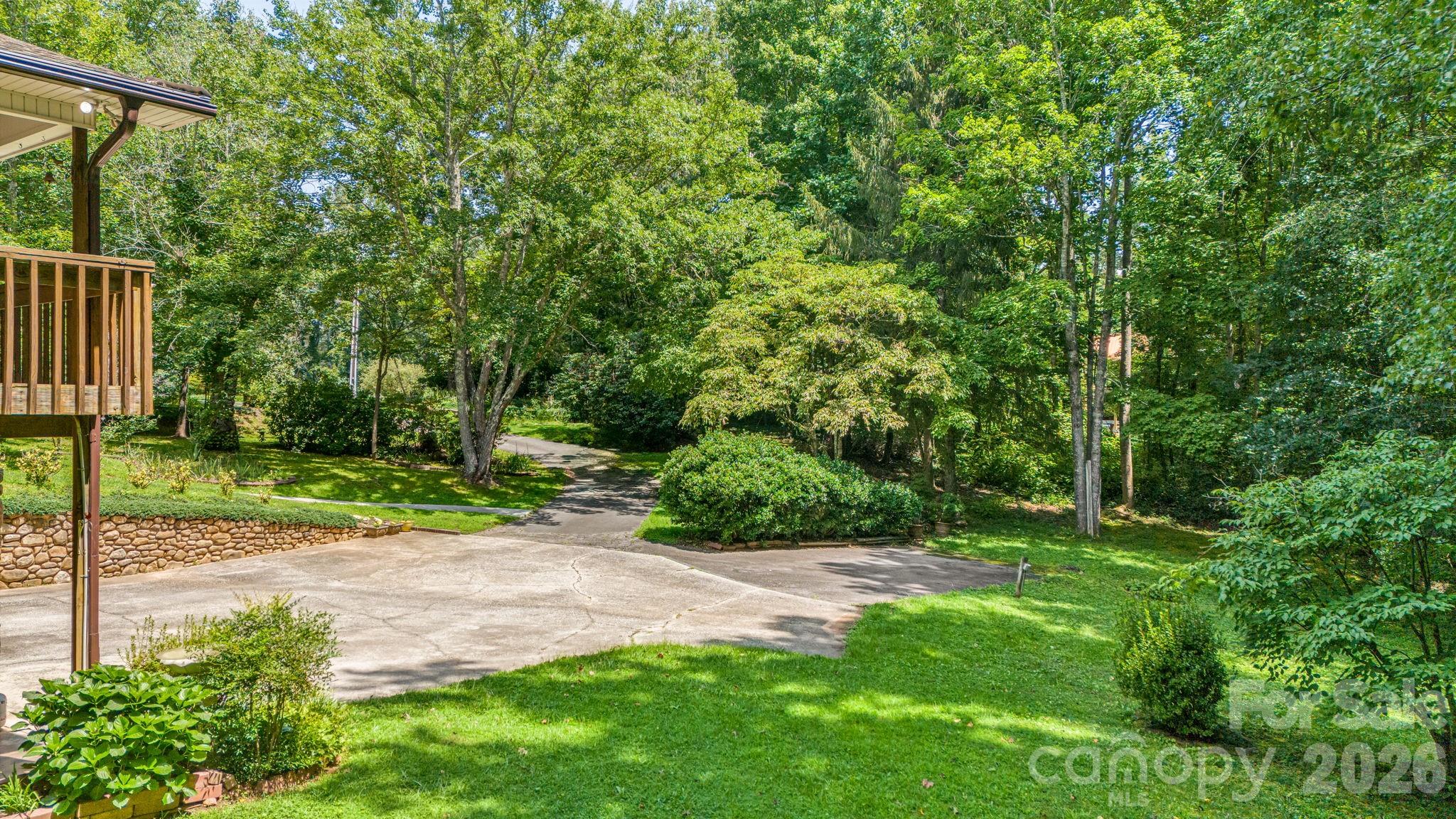11 E Ridgeway Drive — Weaverville