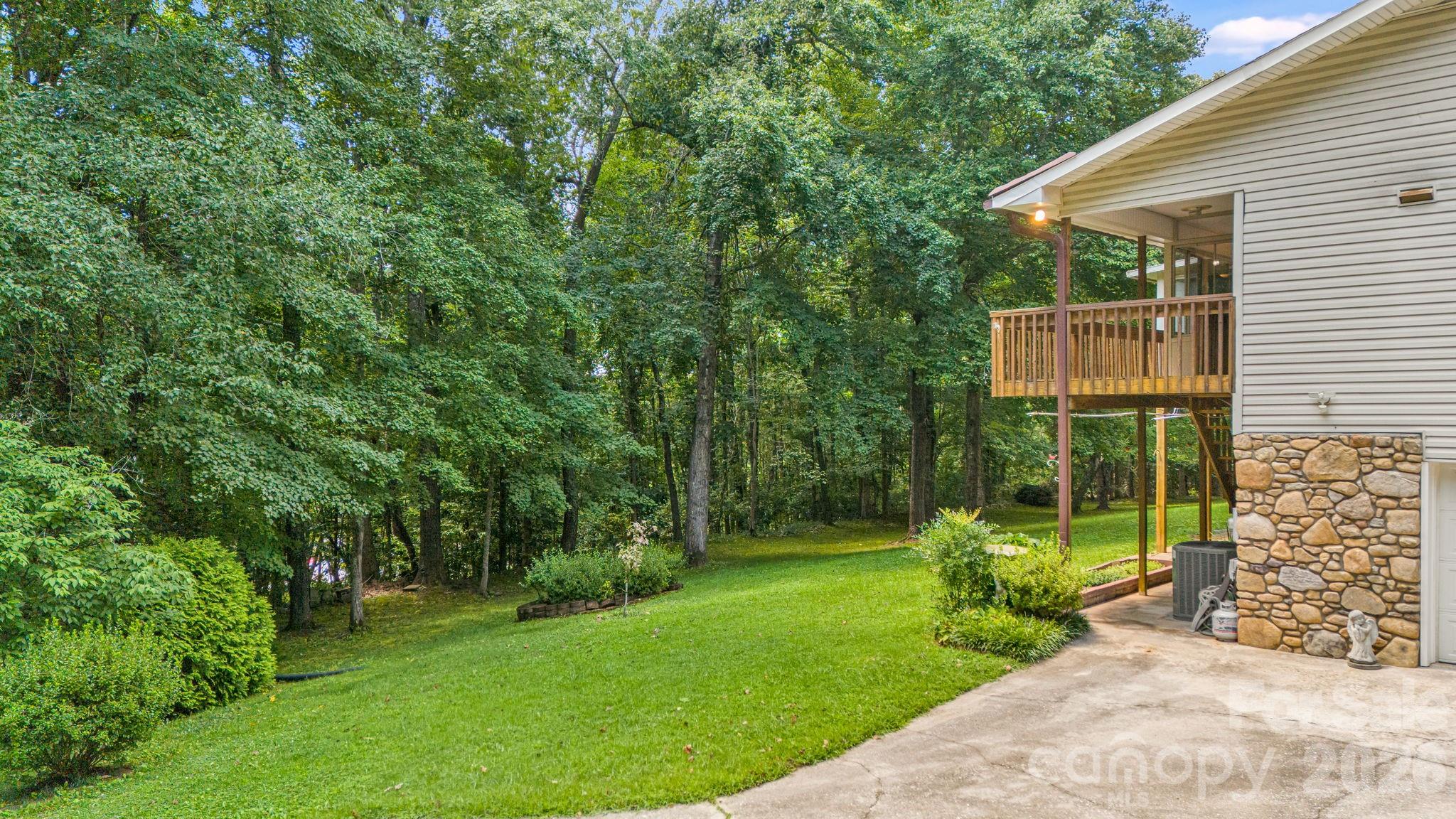 11 E Ridgeway Drive — Weaverville