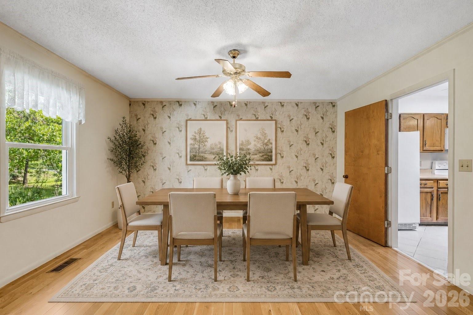 11 E Ridgeway Drive — Weaverville