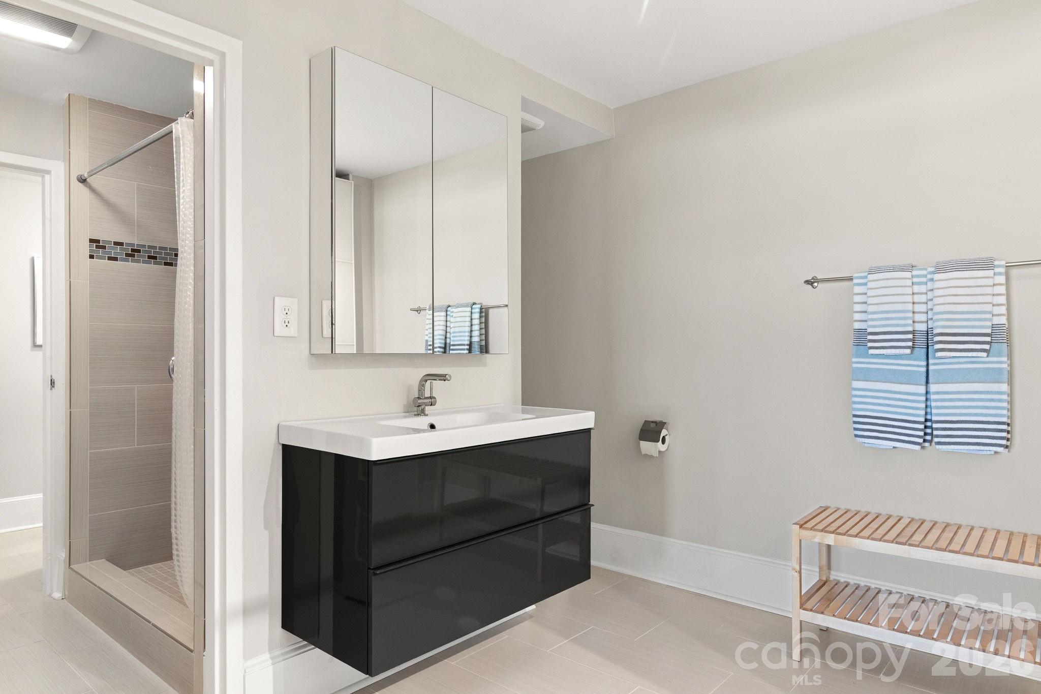 1300 Reece Road #412 — Charlotte
