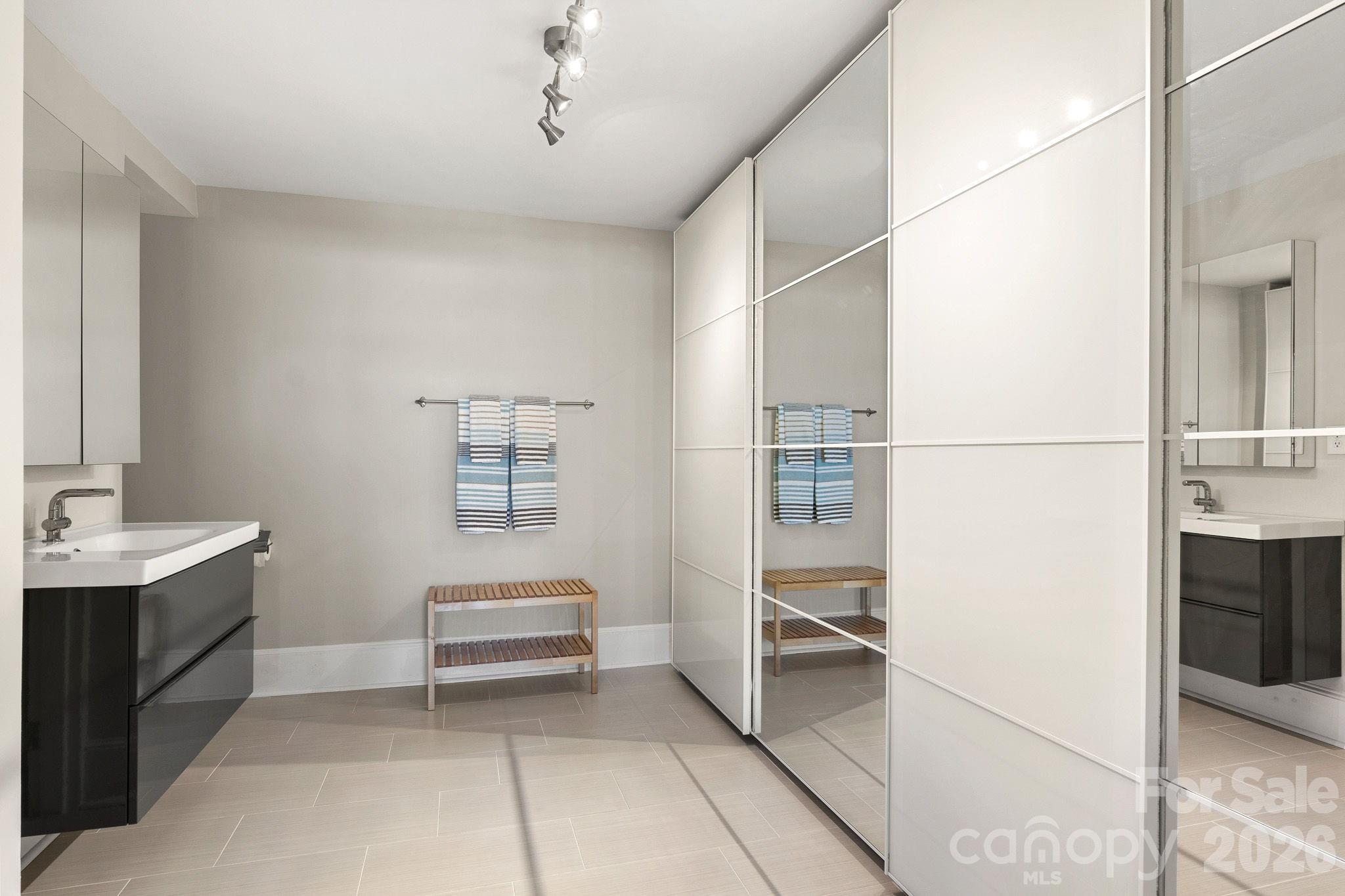 1300 Reece Road #412 — Charlotte