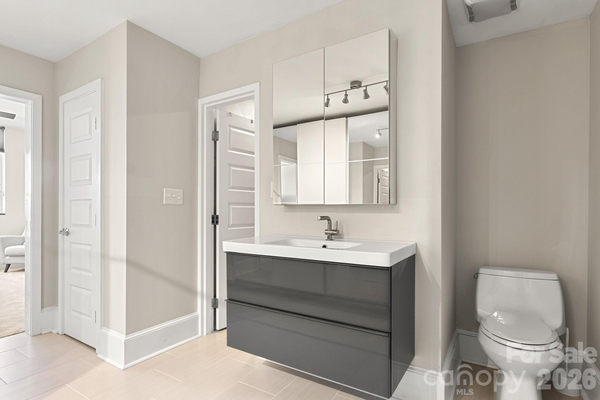 1300 Reece Road #412 — Charlotte