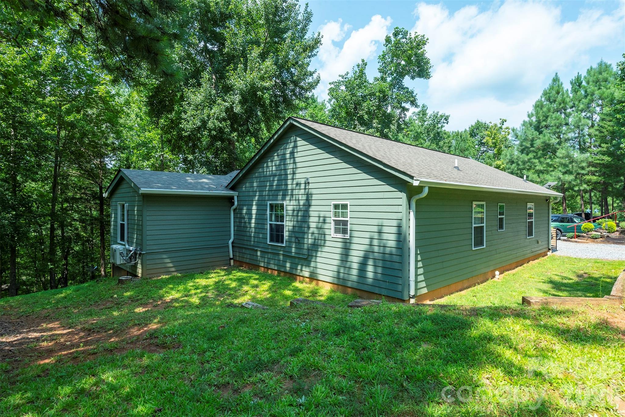 4895 Hudlow Road — Union Mills