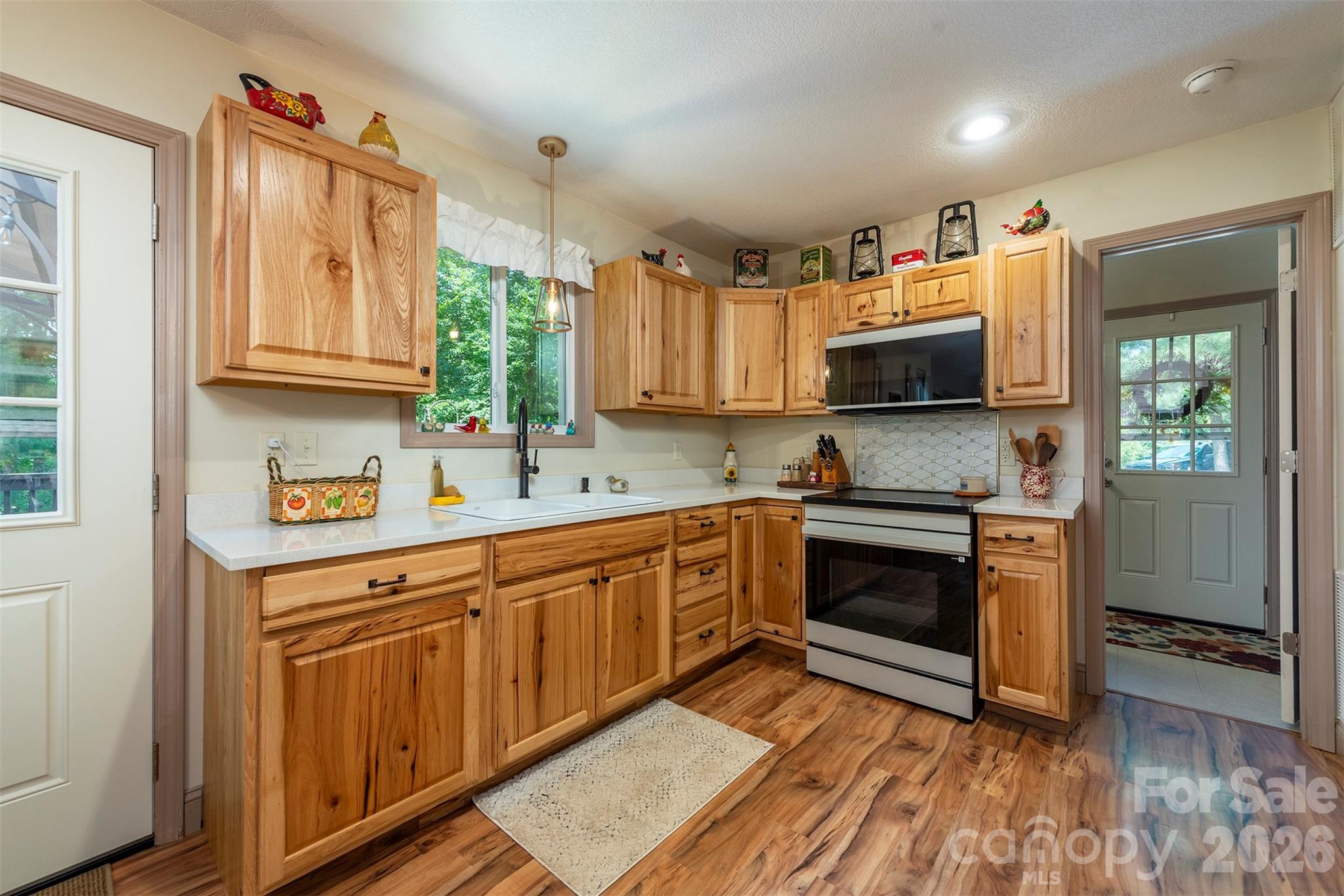4895 Hudlow Road — Union Mills