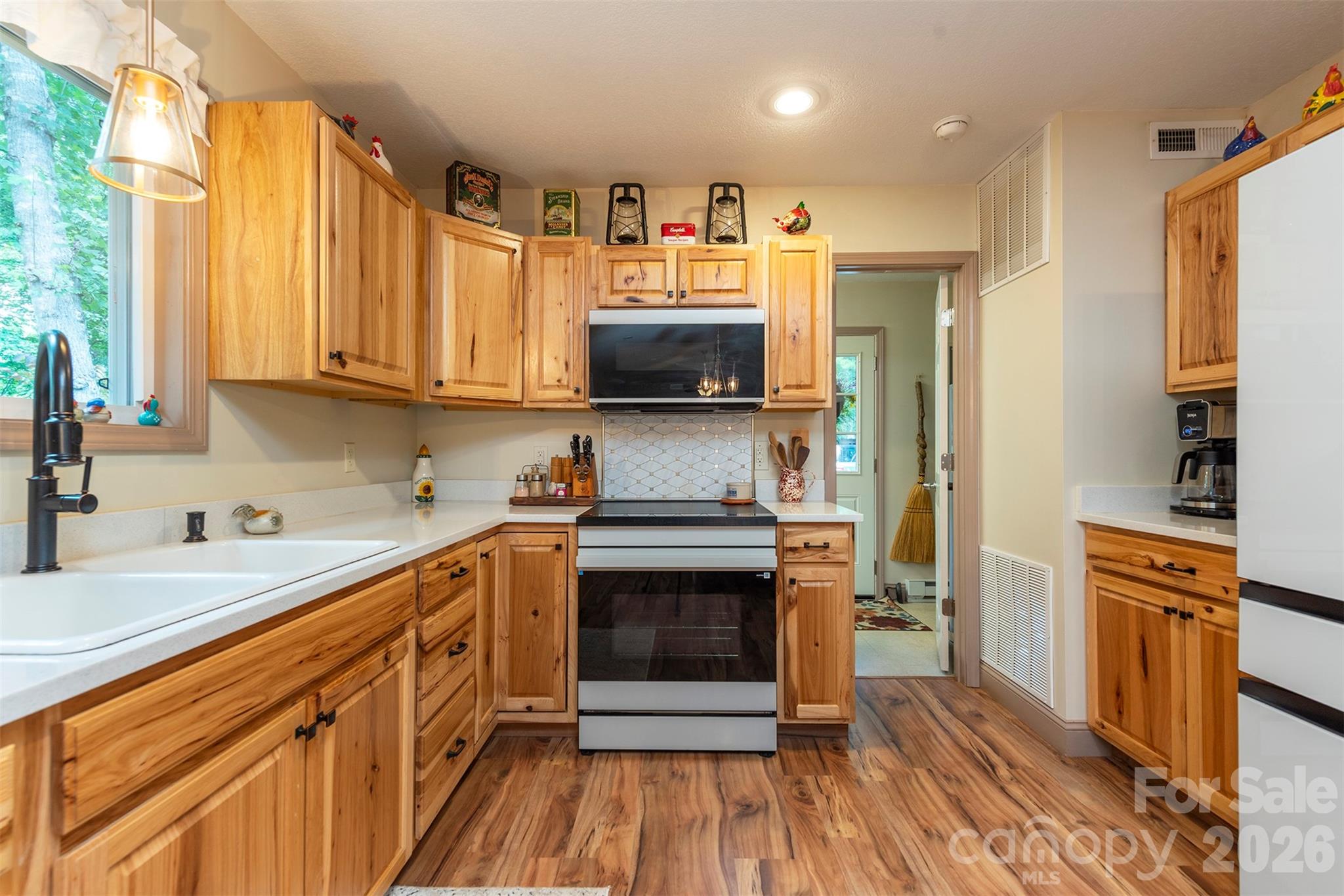 4895 Hudlow Road — Union Mills