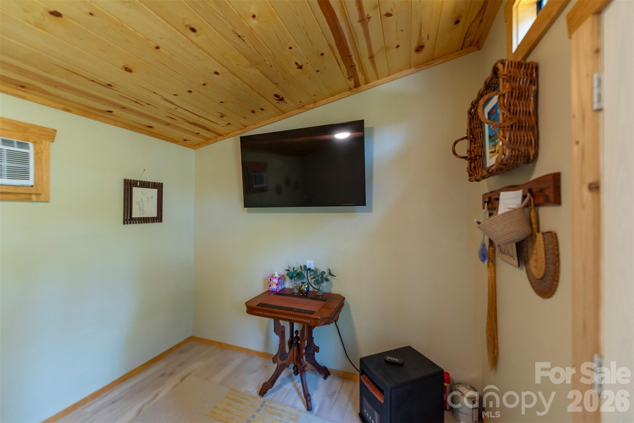 4895 Hudlow Road — Union Mills