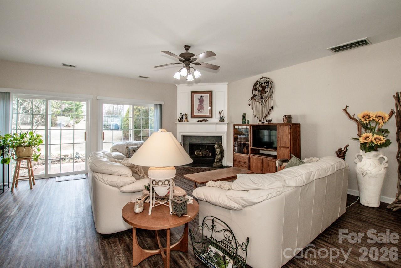 3233 Mannington Drive — Charlotte