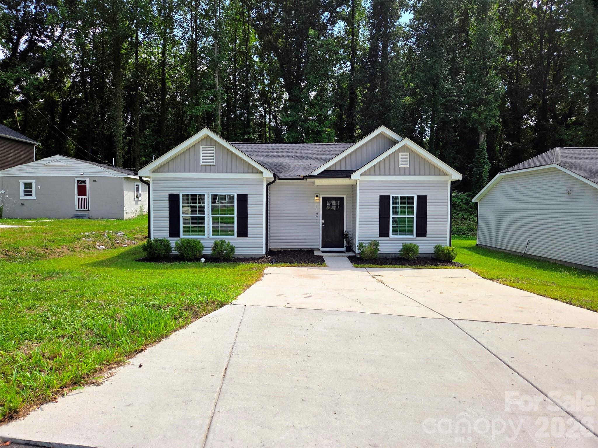 1121 Cleveland Avenue — Gastonia