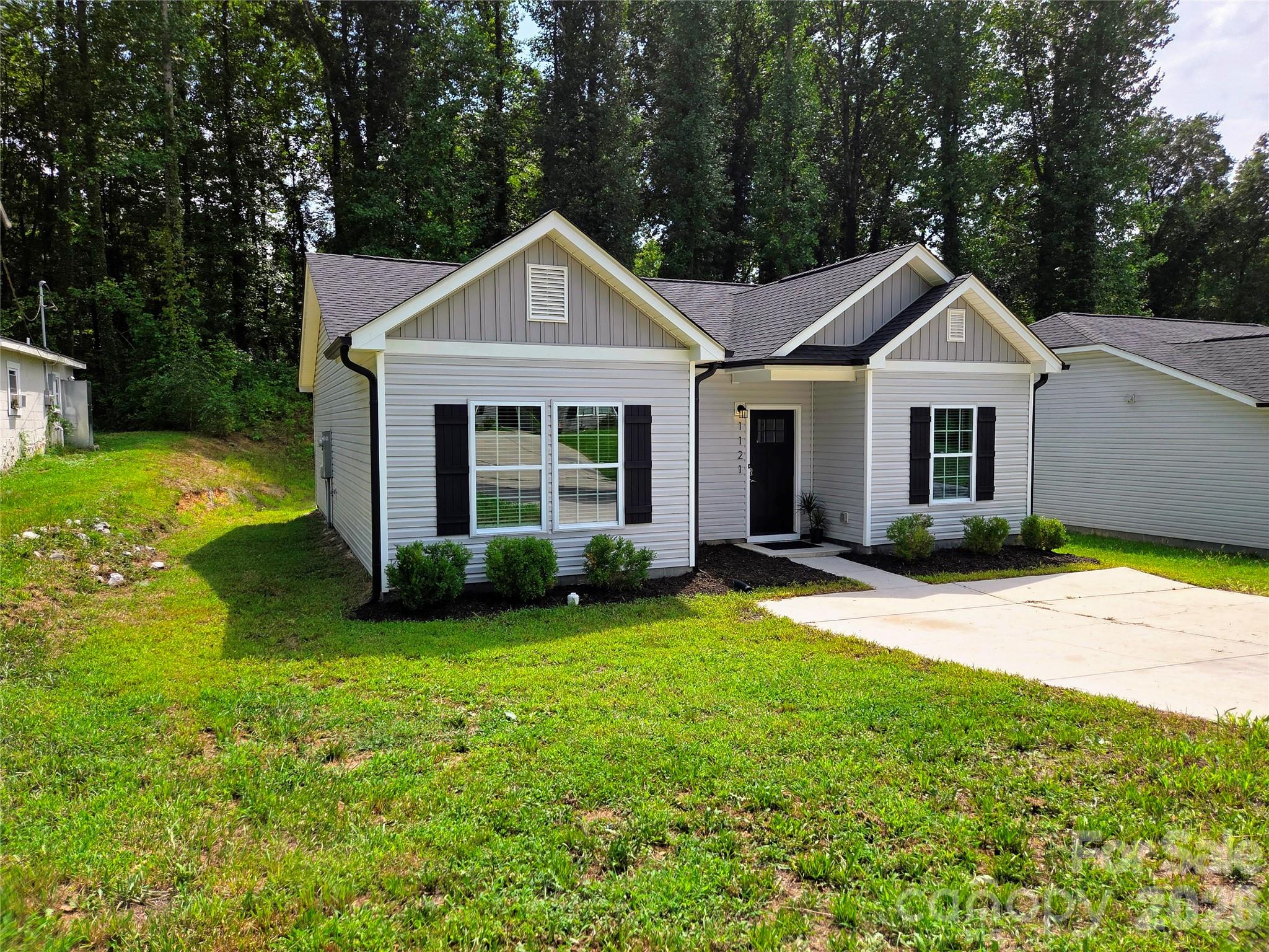 1121 Cleveland Avenue — Gastonia