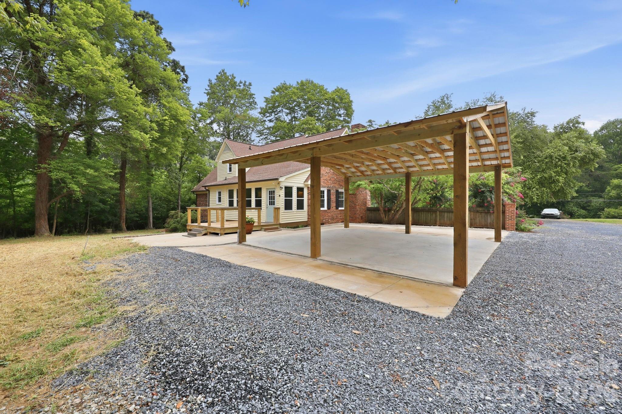 360 Small Road — Randleman