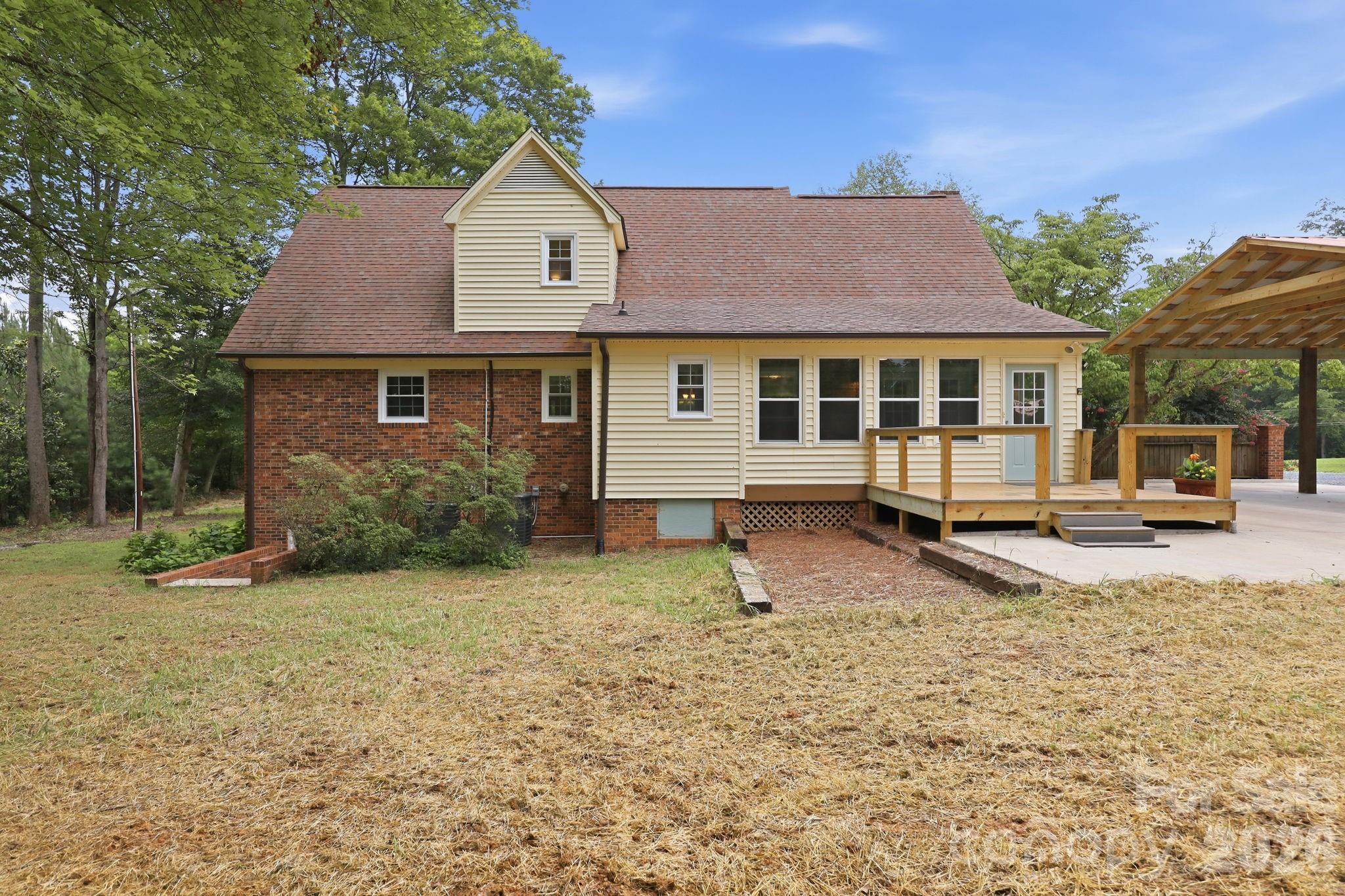 360 Small Road — Randleman