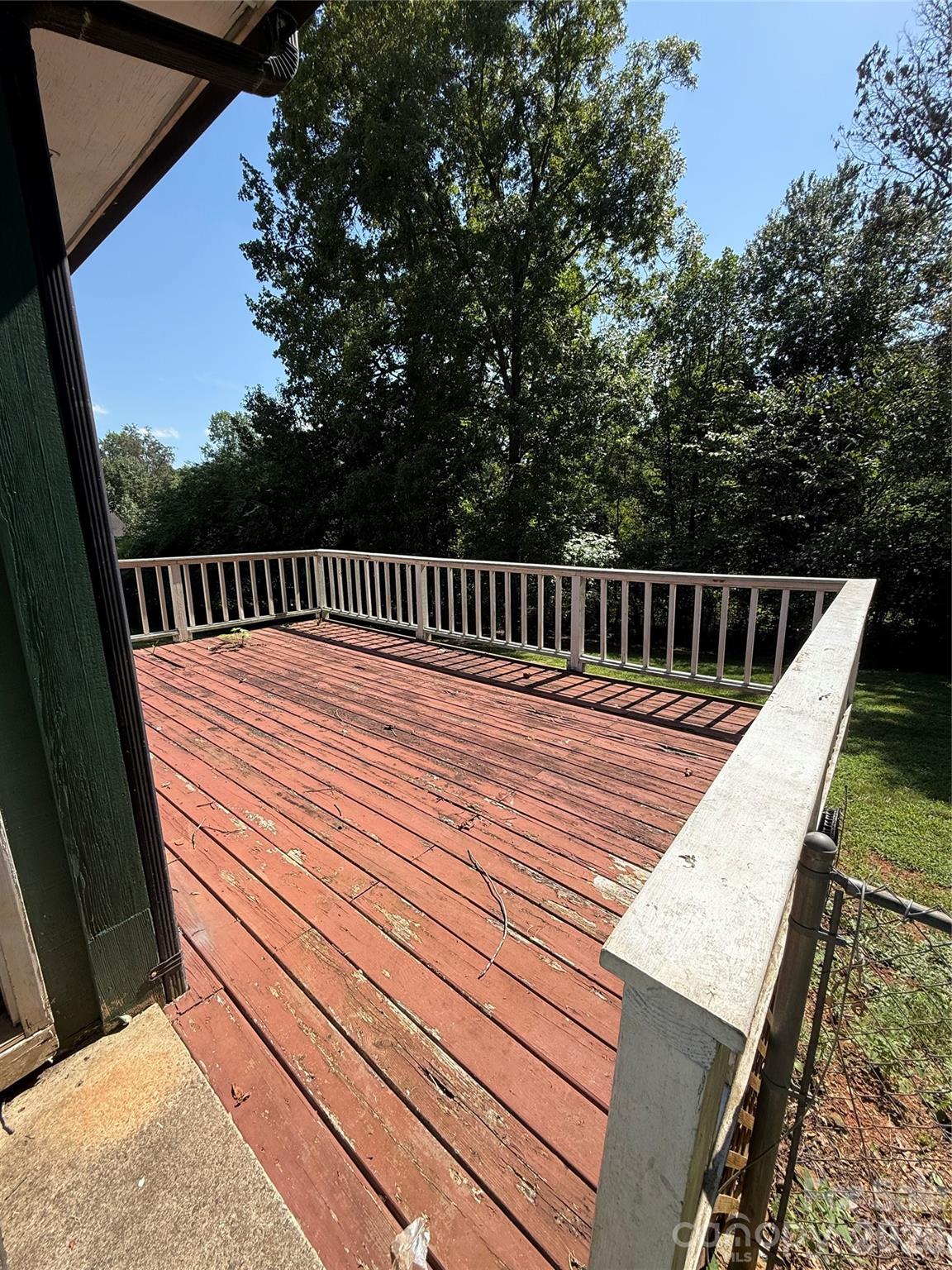 3695 Commanche Court — Lenoir