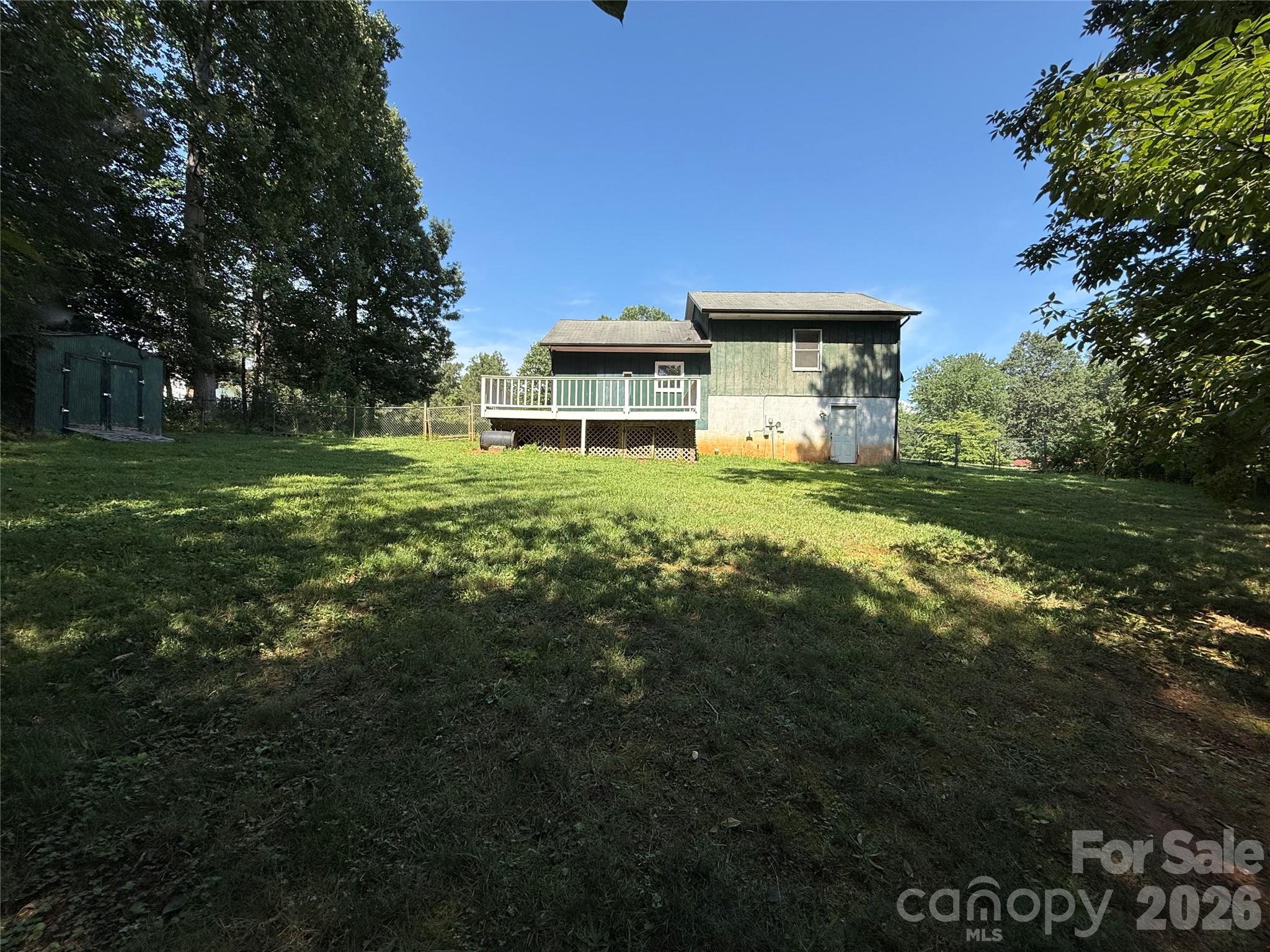 3695 Commanche Court — Lenoir