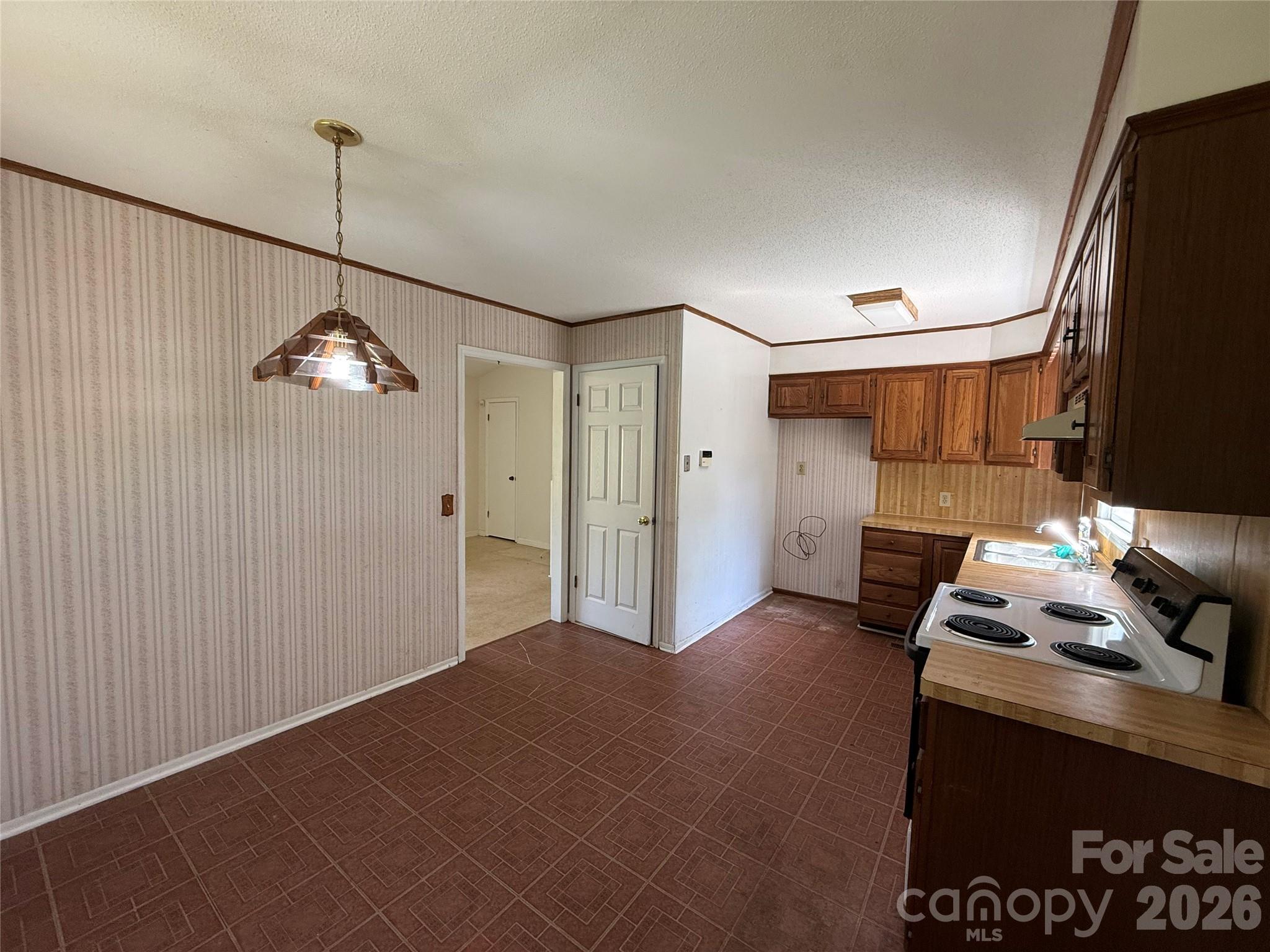 3695 Commanche Court — Lenoir
