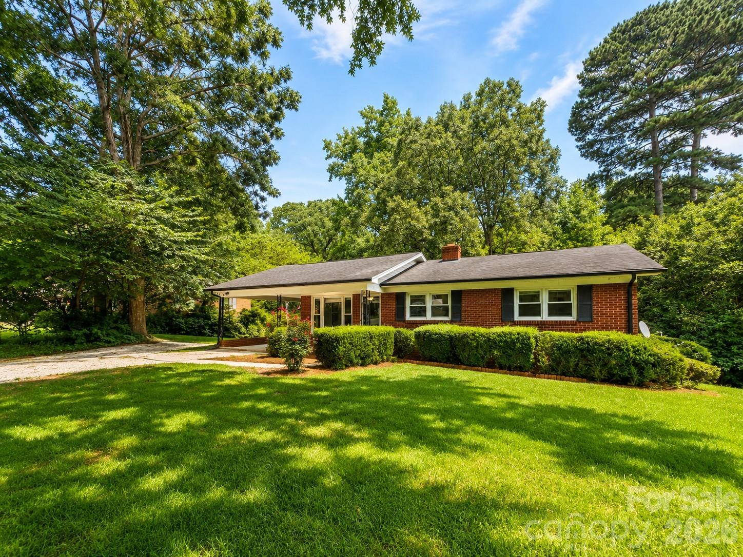 109 Holly Drive — Mount Holly