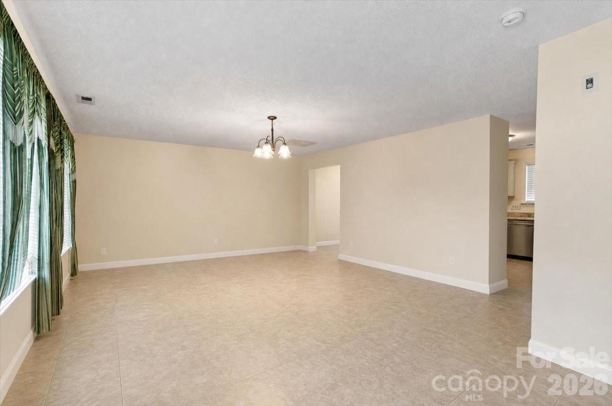 2809 Trestle Court SW — Concord