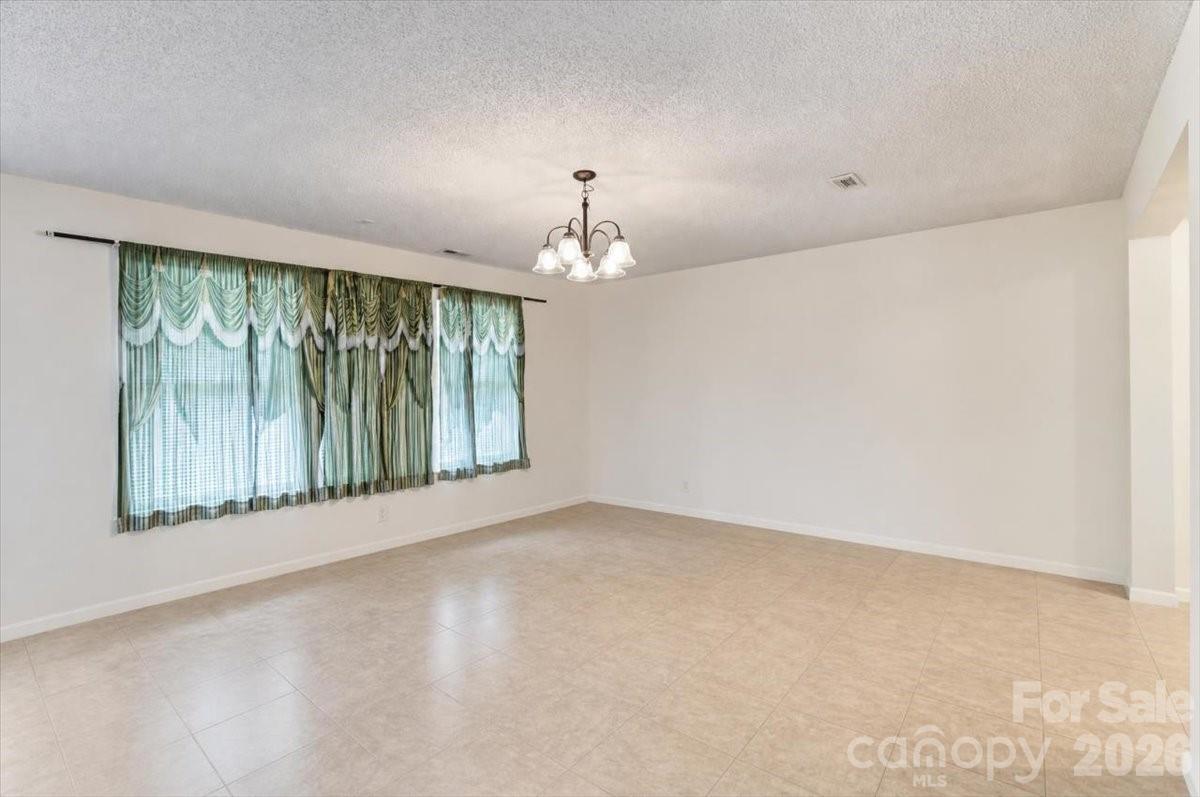 2809 Trestle Court SW — Concord