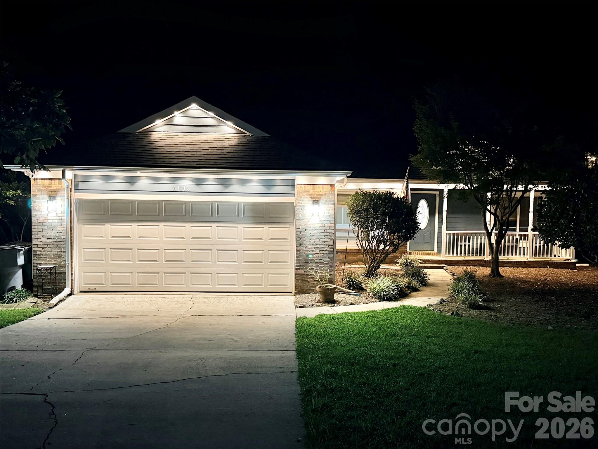 6836 Pin Oak Court — Charlotte