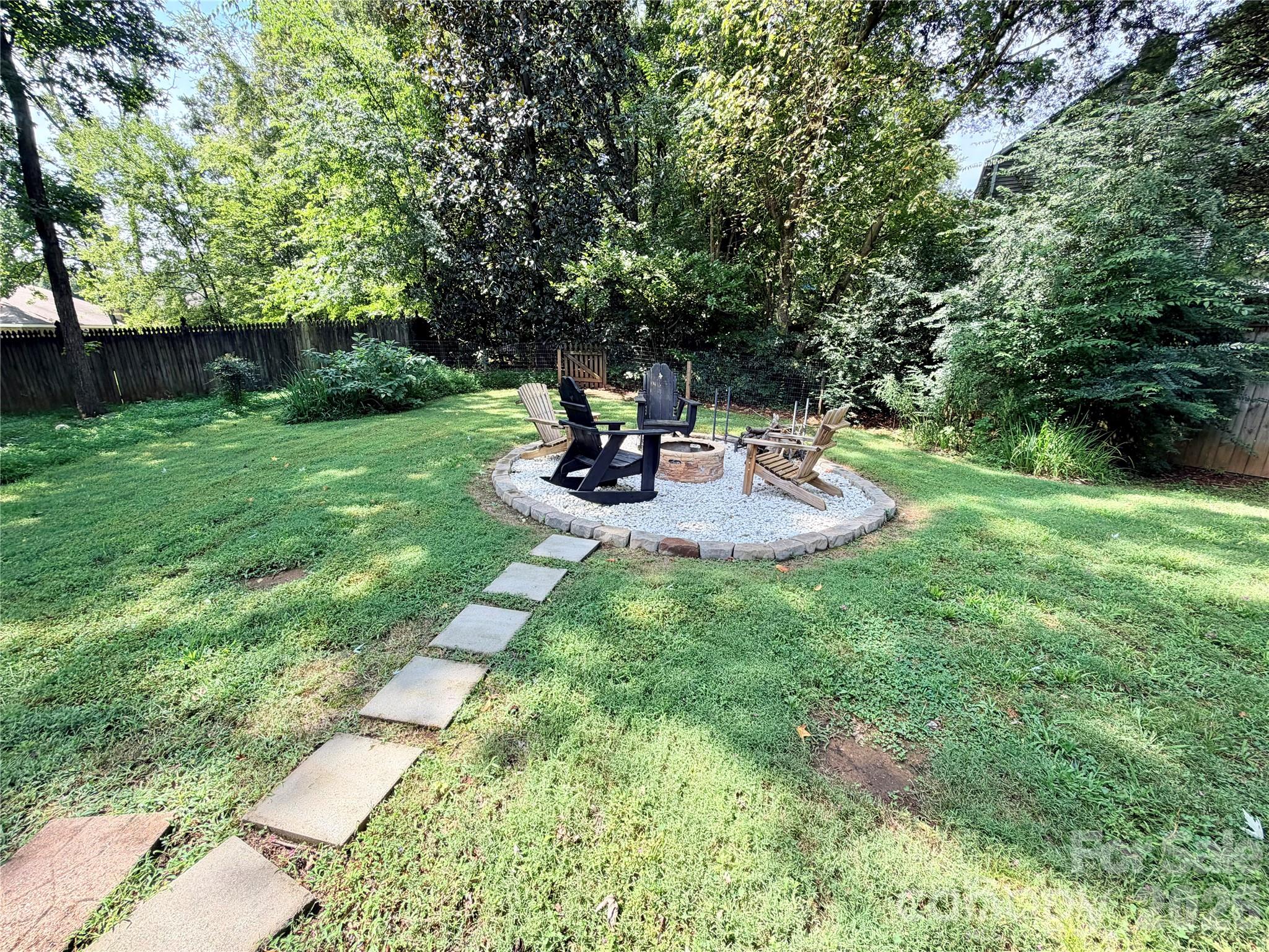 6836 Pin Oak Court — Charlotte