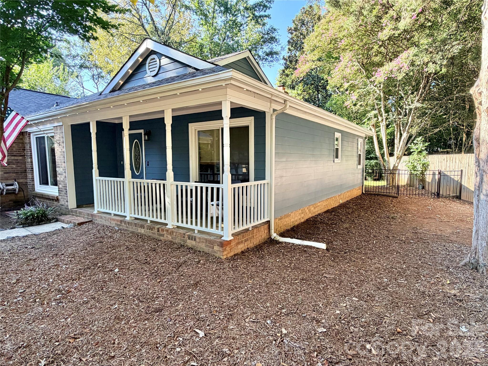 6836 Pin Oak Court — Charlotte