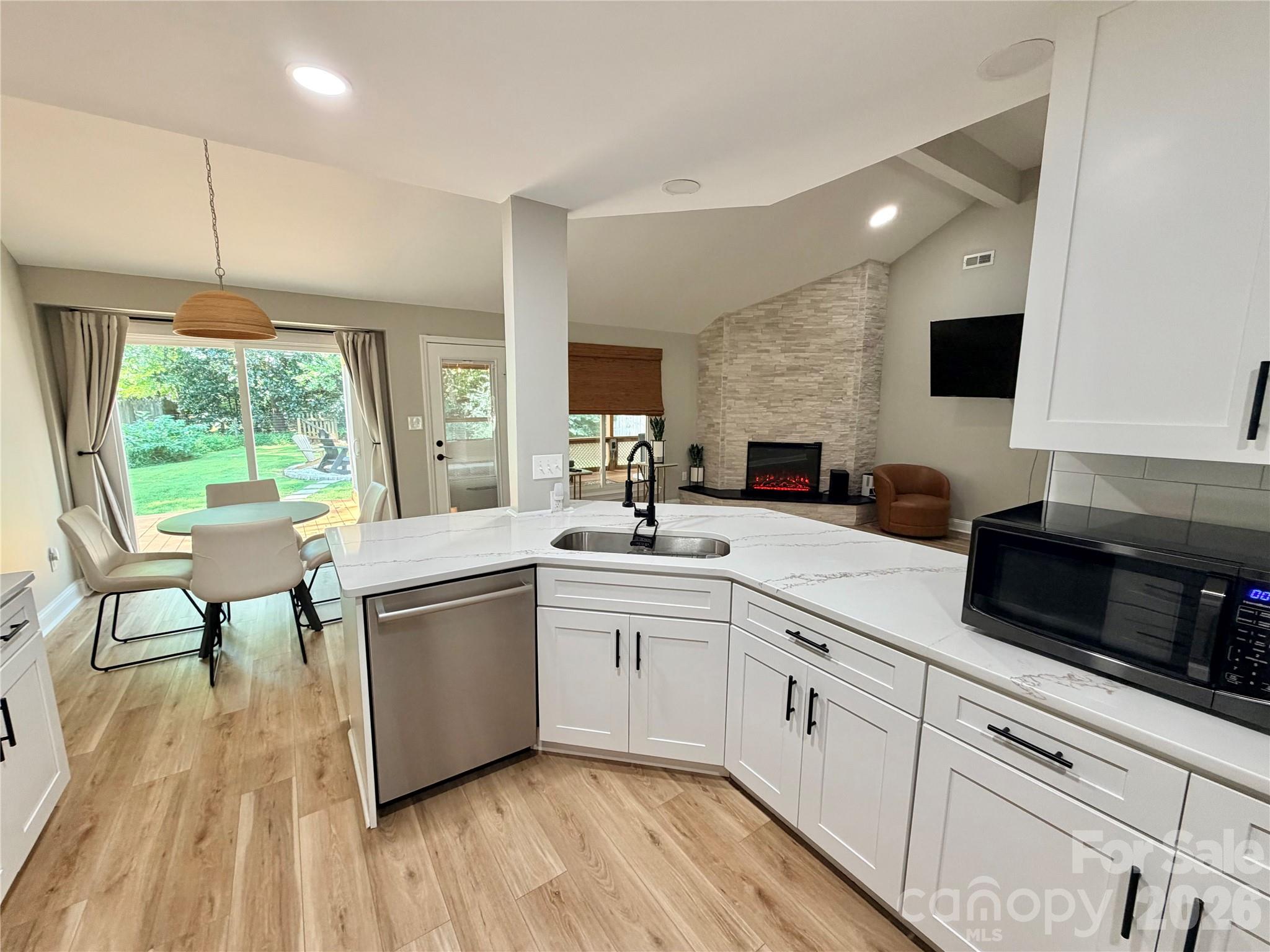 6836 Pin Oak Court — Charlotte