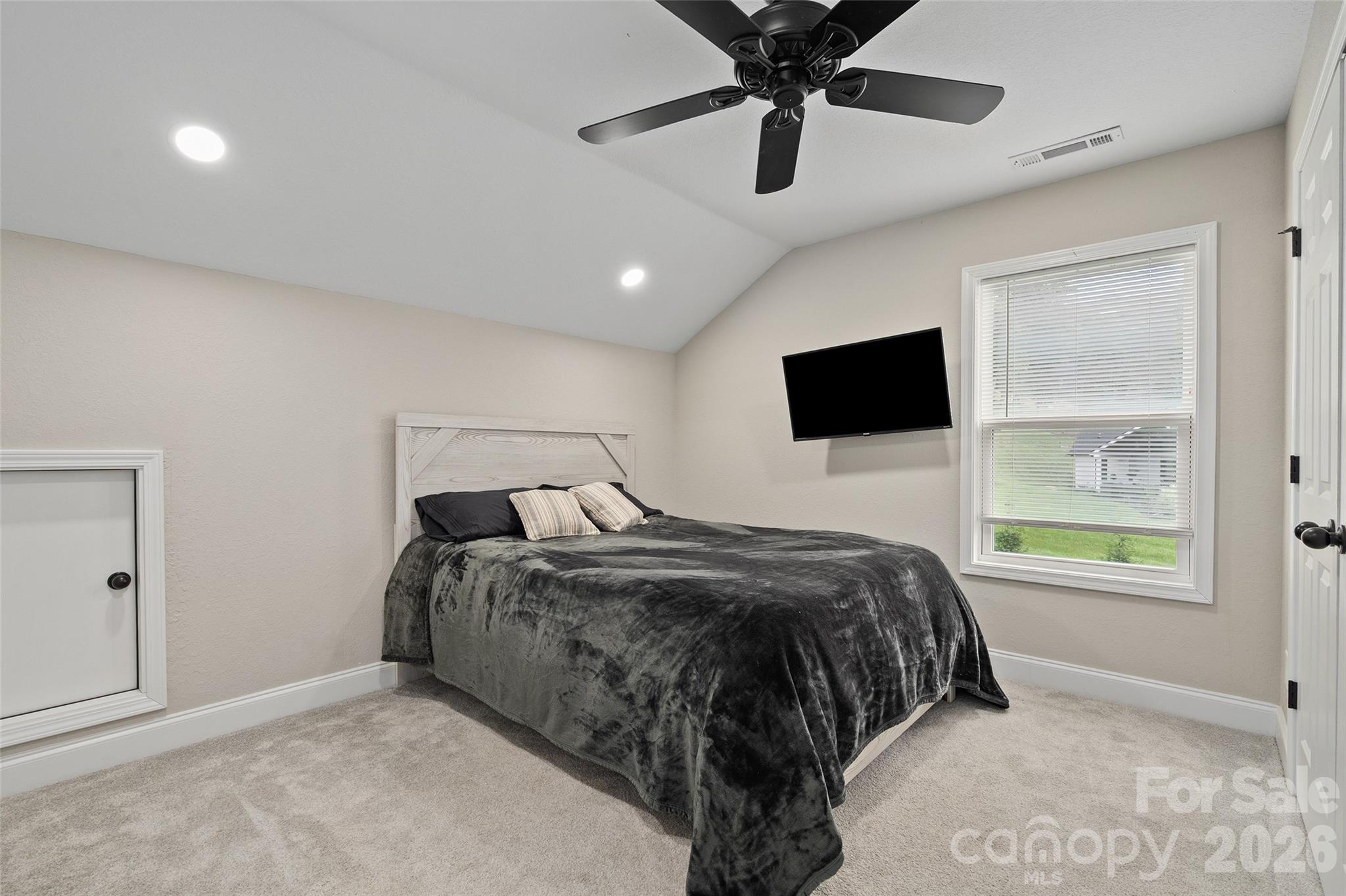 31 Baby Bear Cove — Clyde