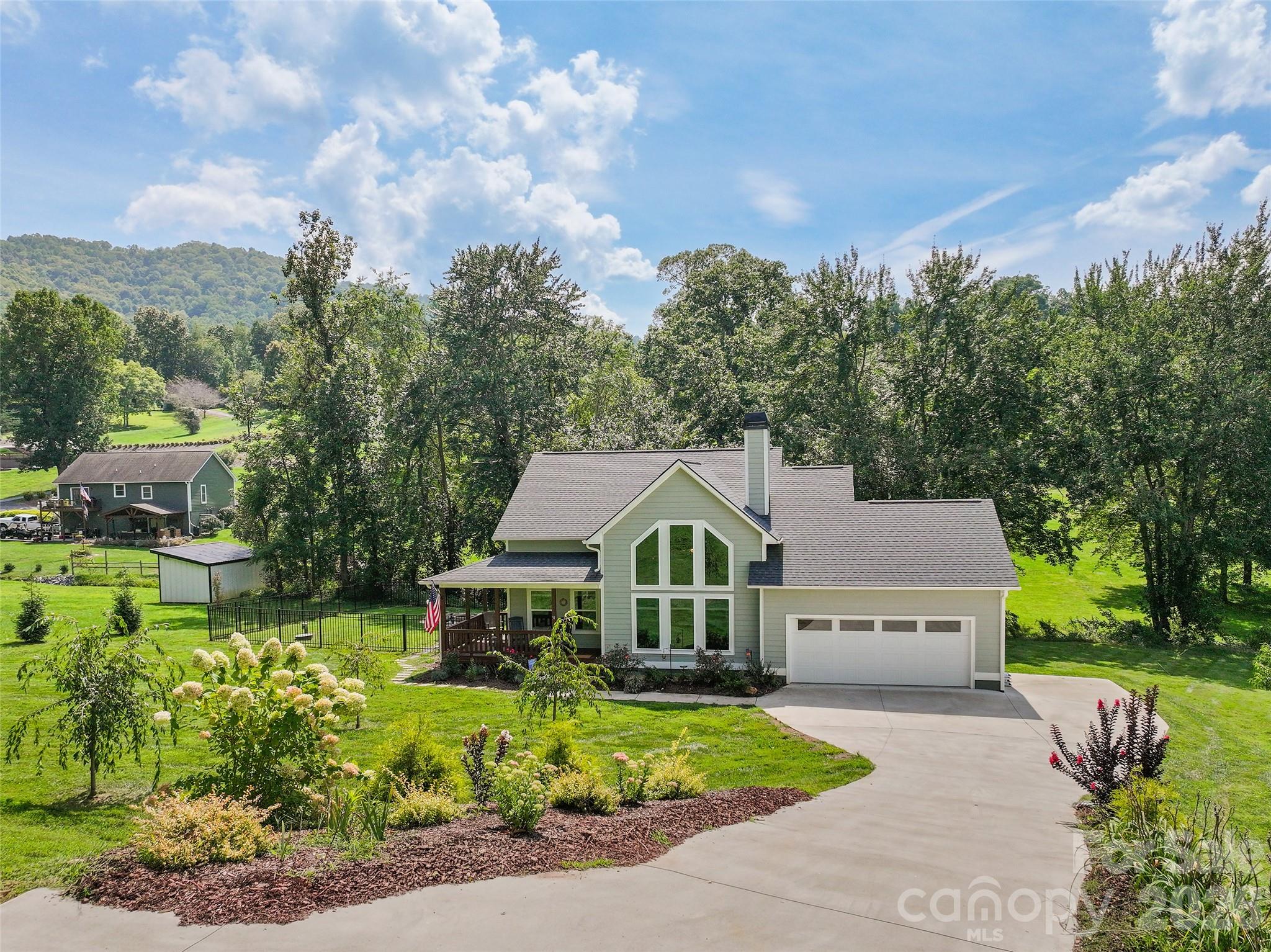31 Baby Bear Cove — Clyde