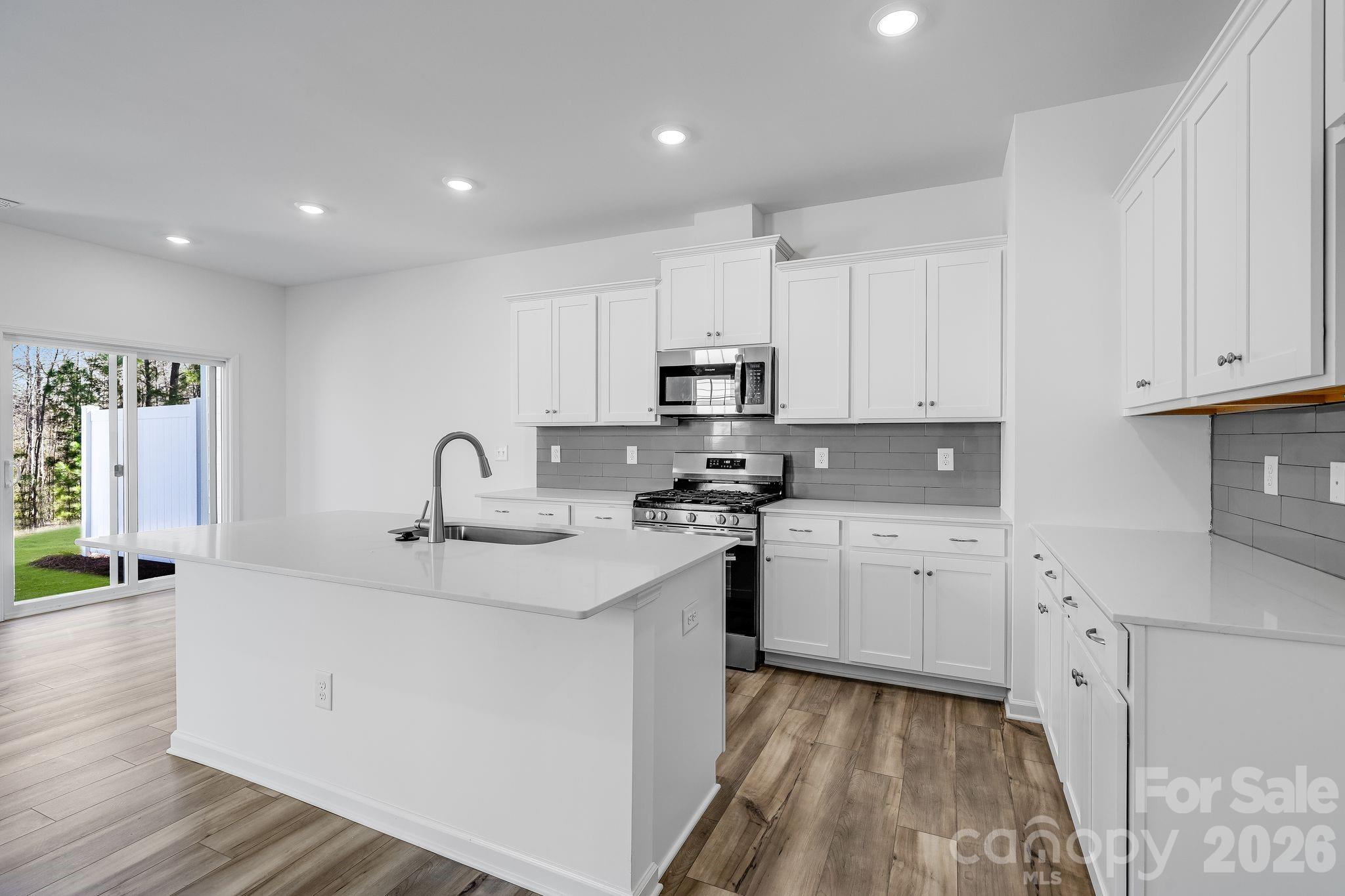 724 Sparano Loop #178 — York