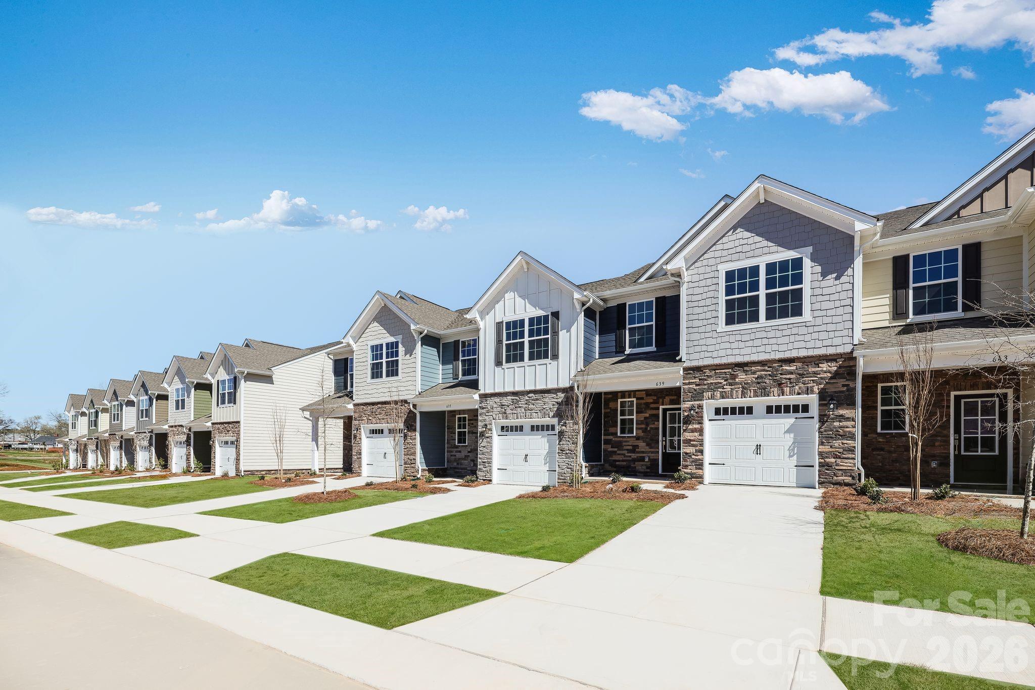 708 Sparano Loop #174 — York