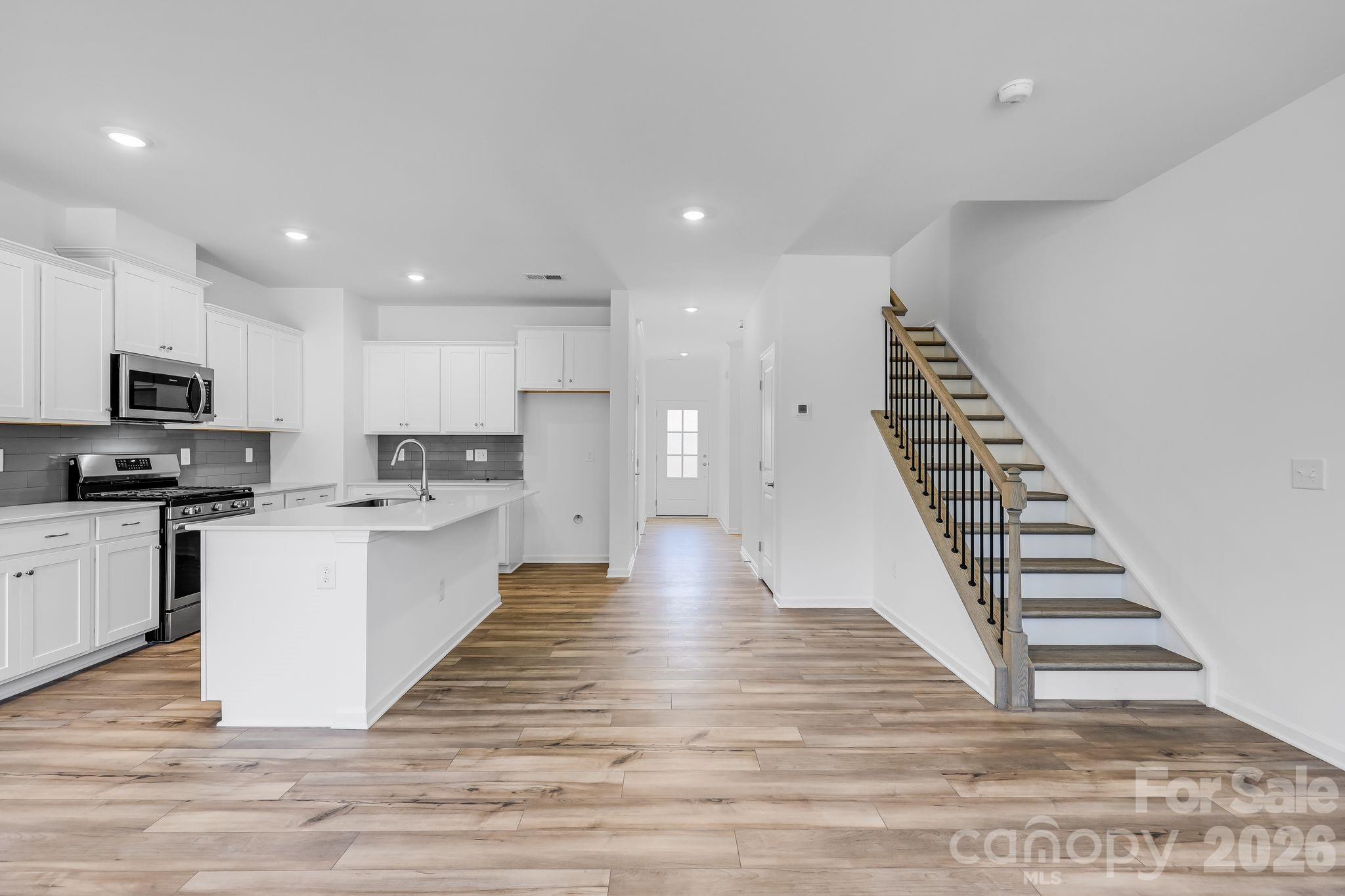 708 Sparano Loop #174 — York