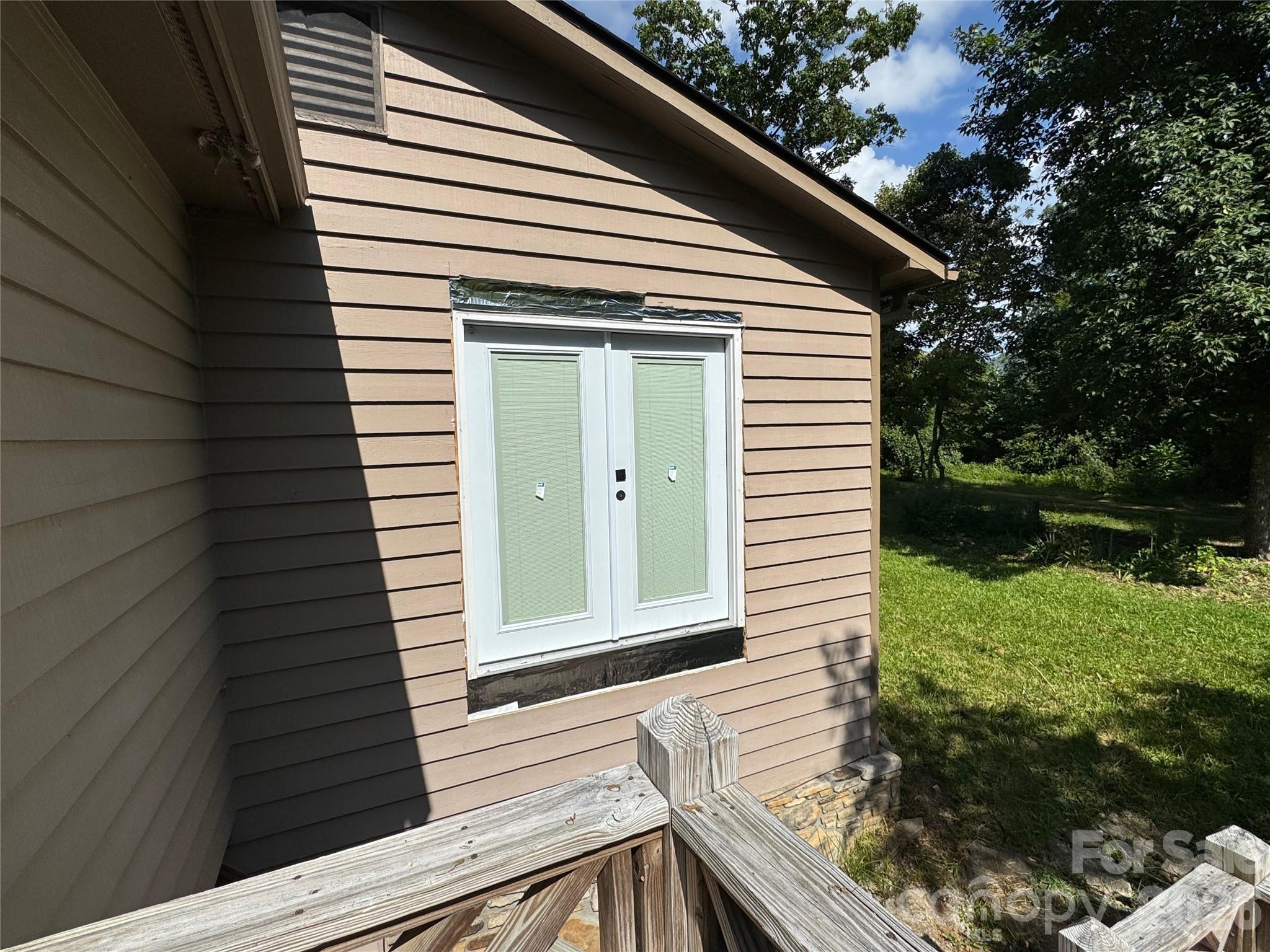 87 Island In The Sky Trail — Weaverville