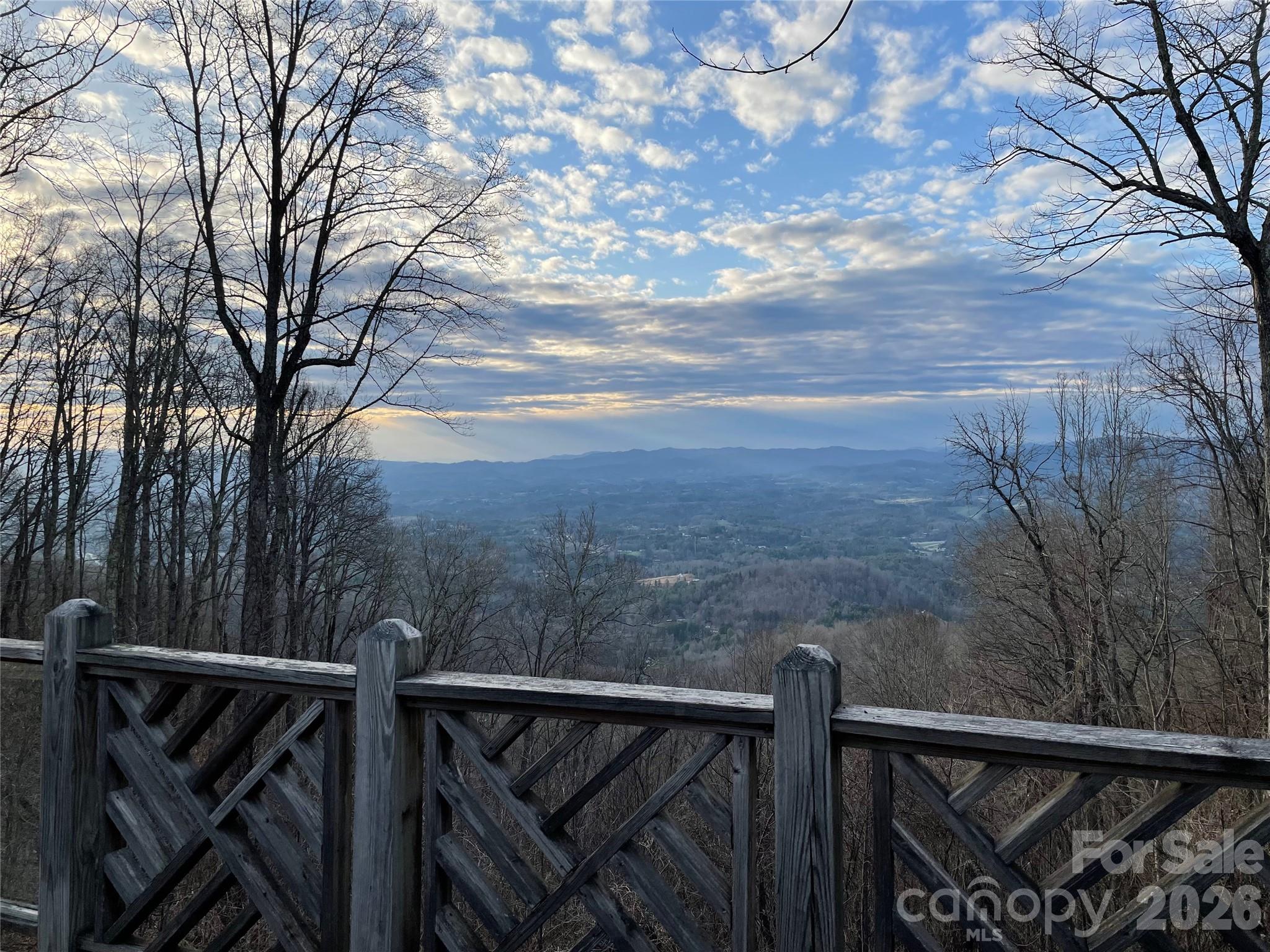 87 Island In The Sky Trail — Weaverville
