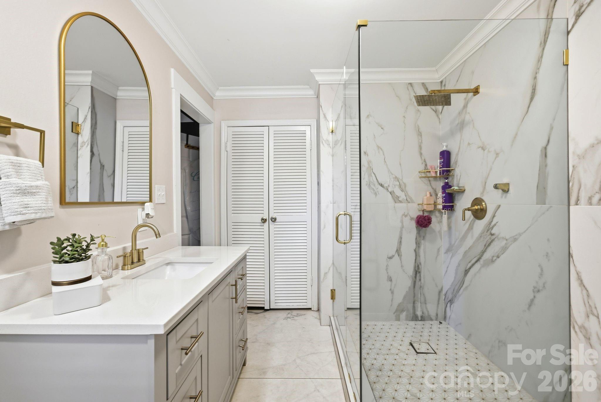 701 E Iowa Avenue — Bessemer City