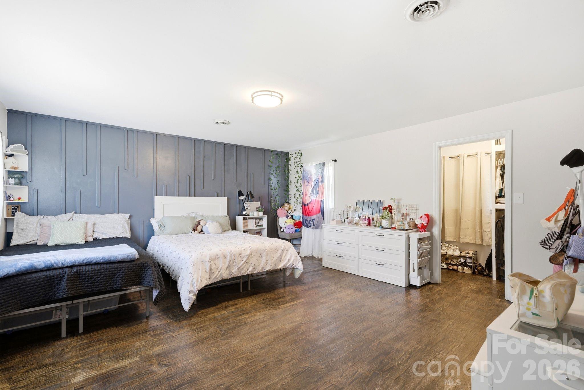 701 E Iowa Avenue — Bessemer City