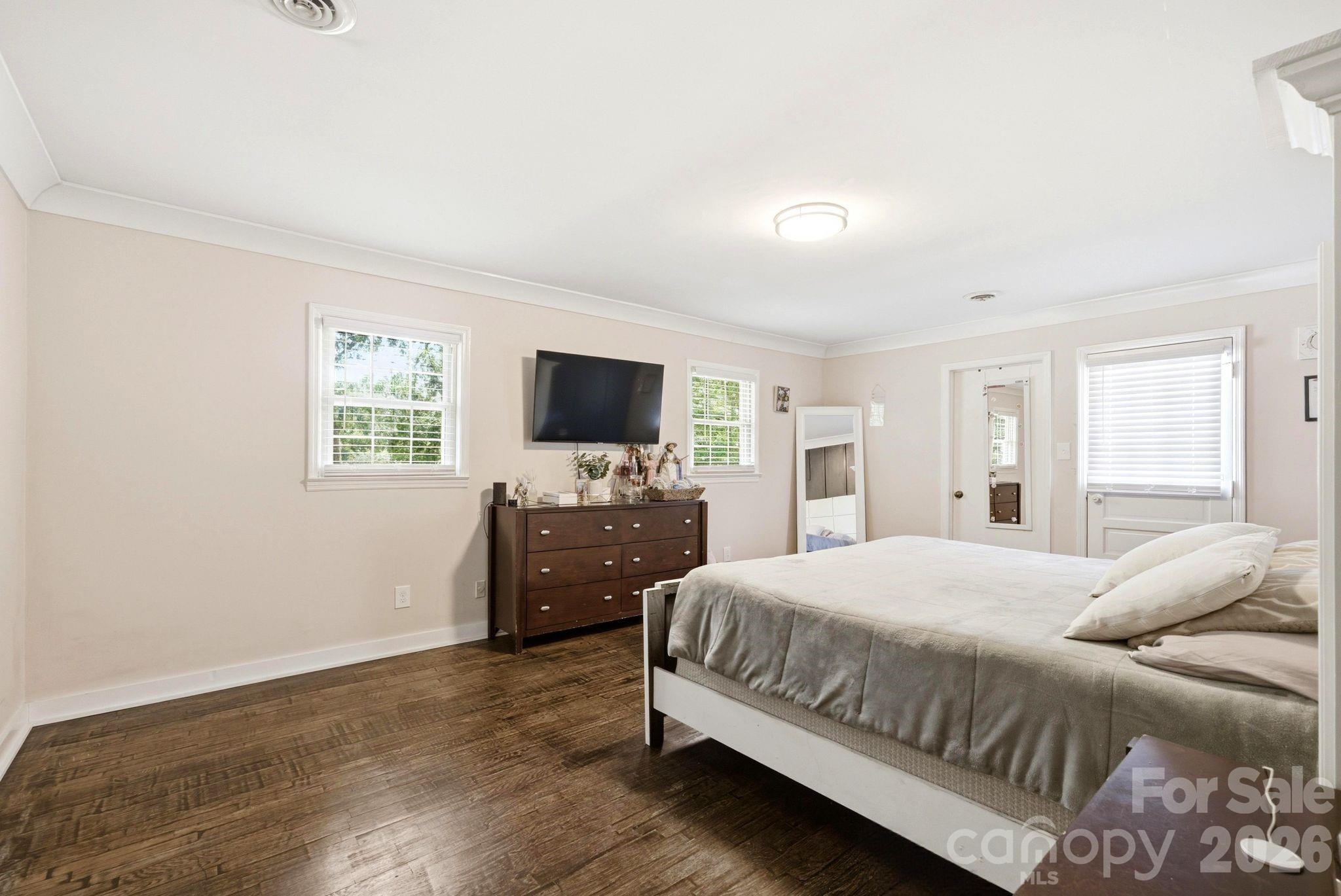 701 E Iowa Avenue — Bessemer City
