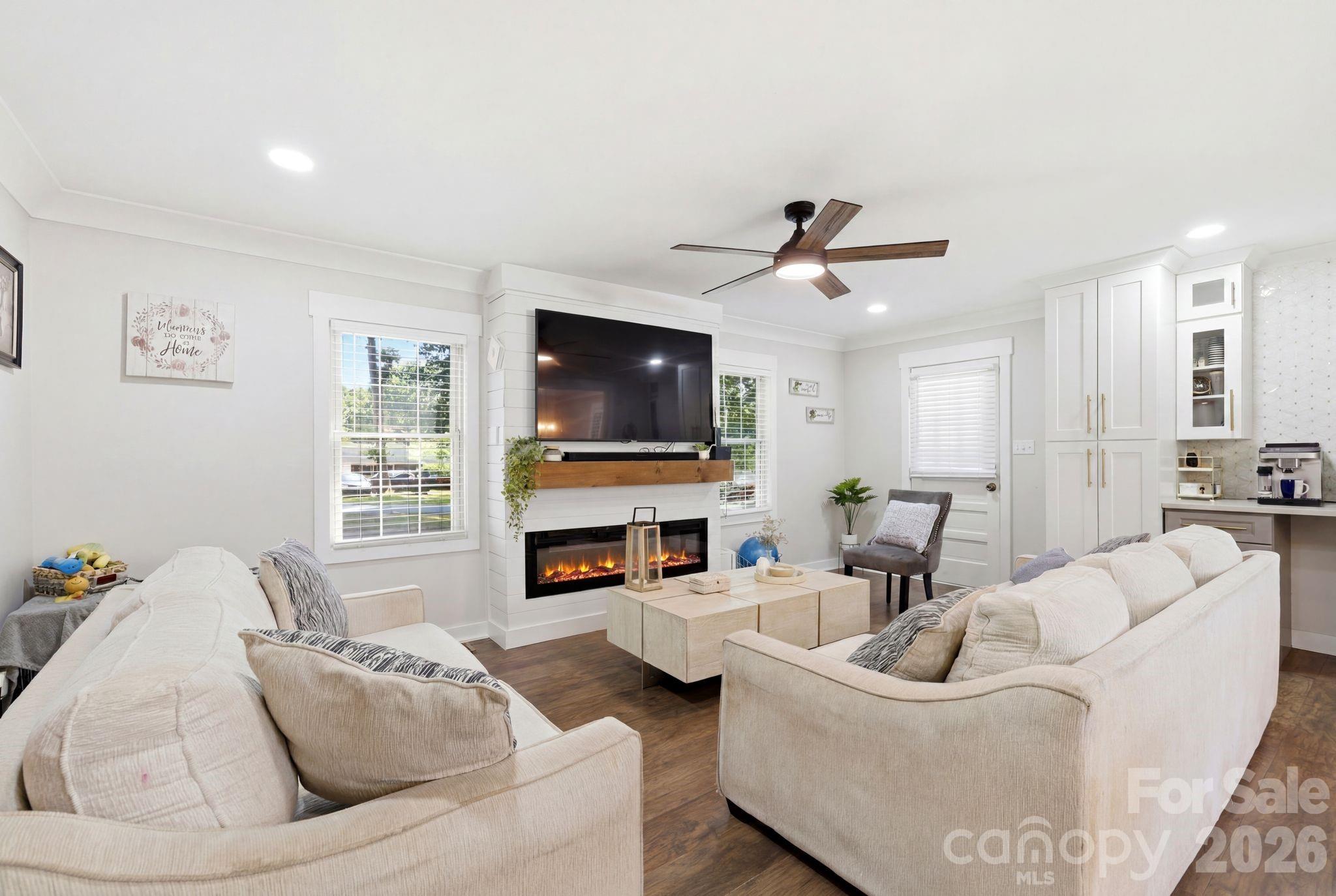 701 E Iowa Avenue — Bessemer City