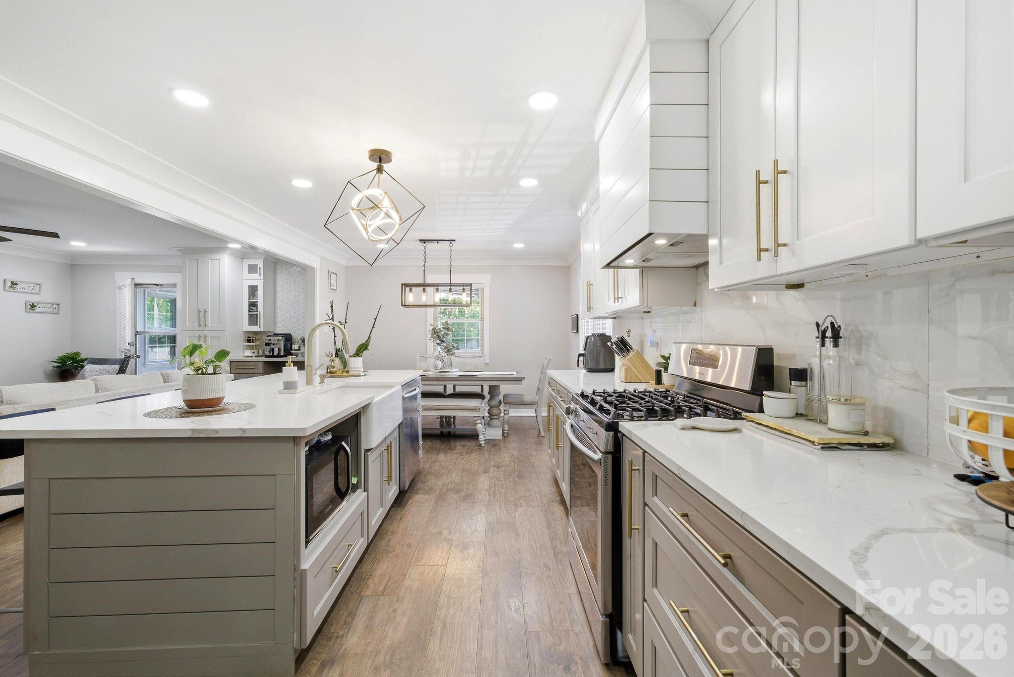 701 E Iowa Avenue — Bessemer City