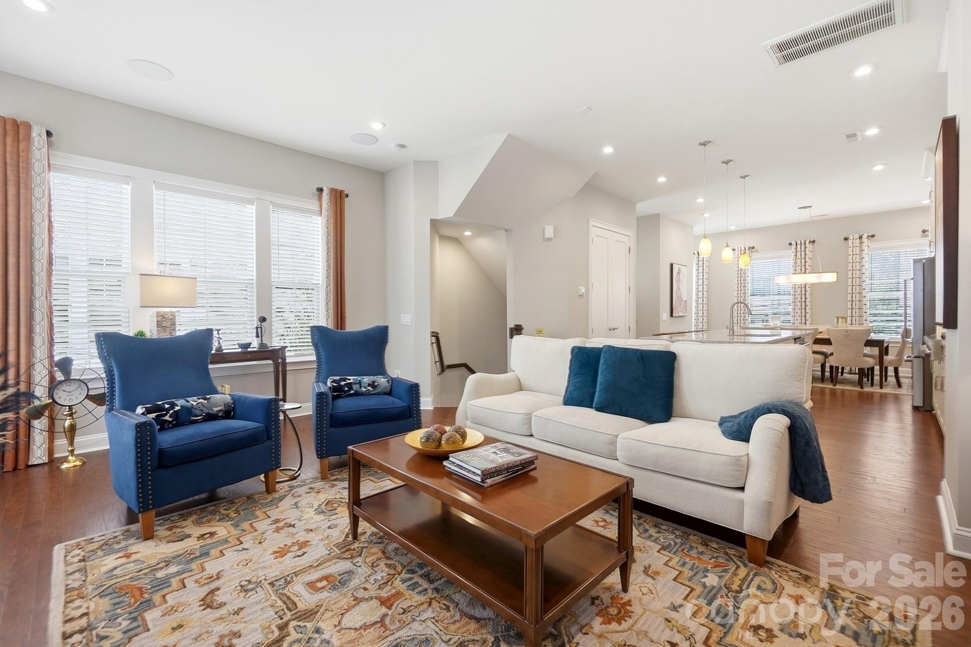 2526 Kenmore Avenue — Charlotte