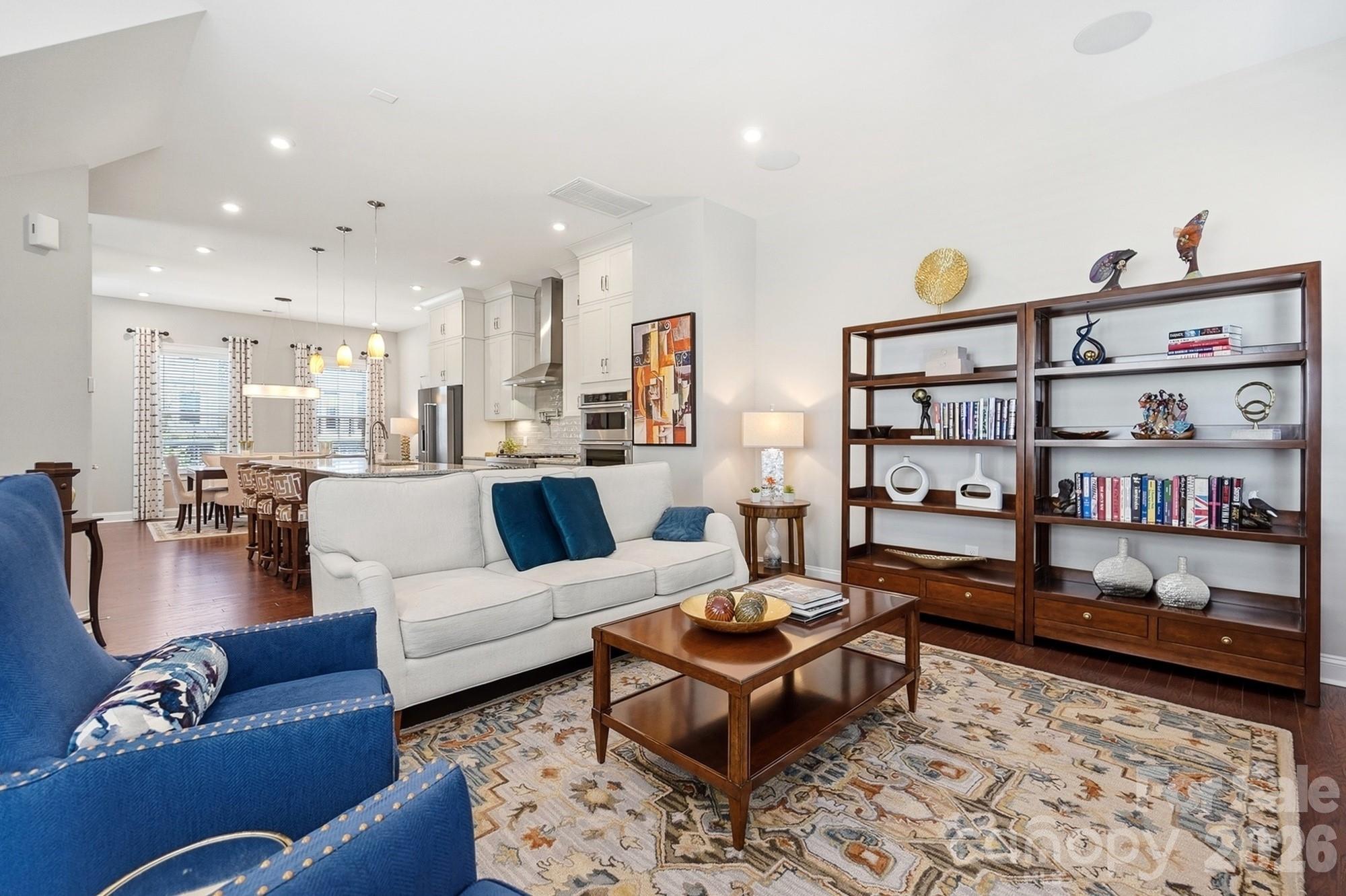 2526 Kenmore Avenue — Charlotte