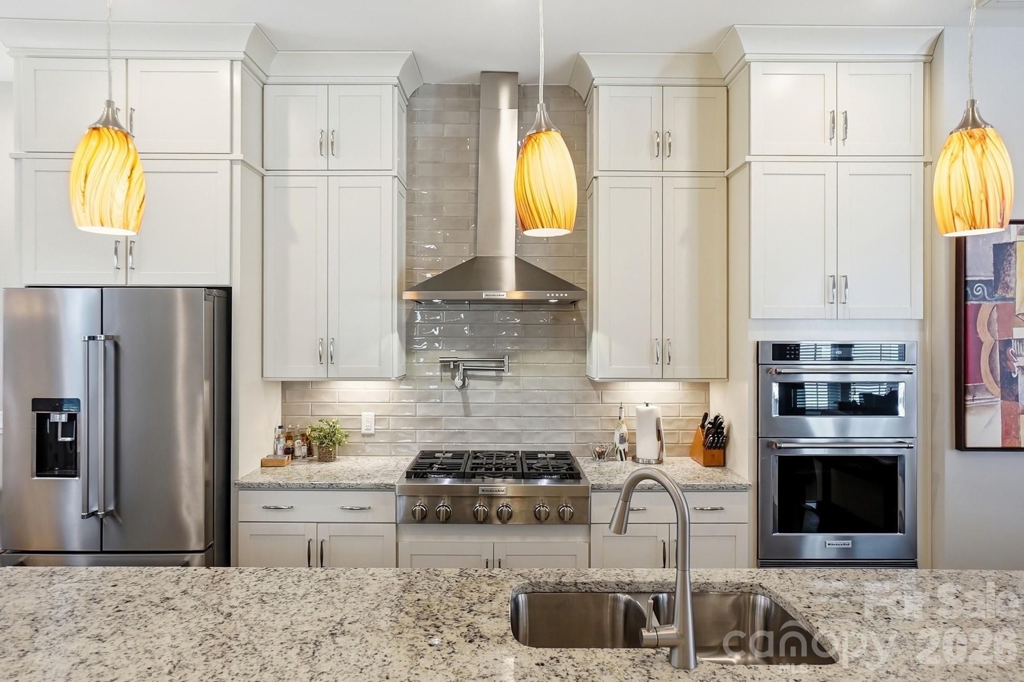 2526 Kenmore Avenue — Charlotte