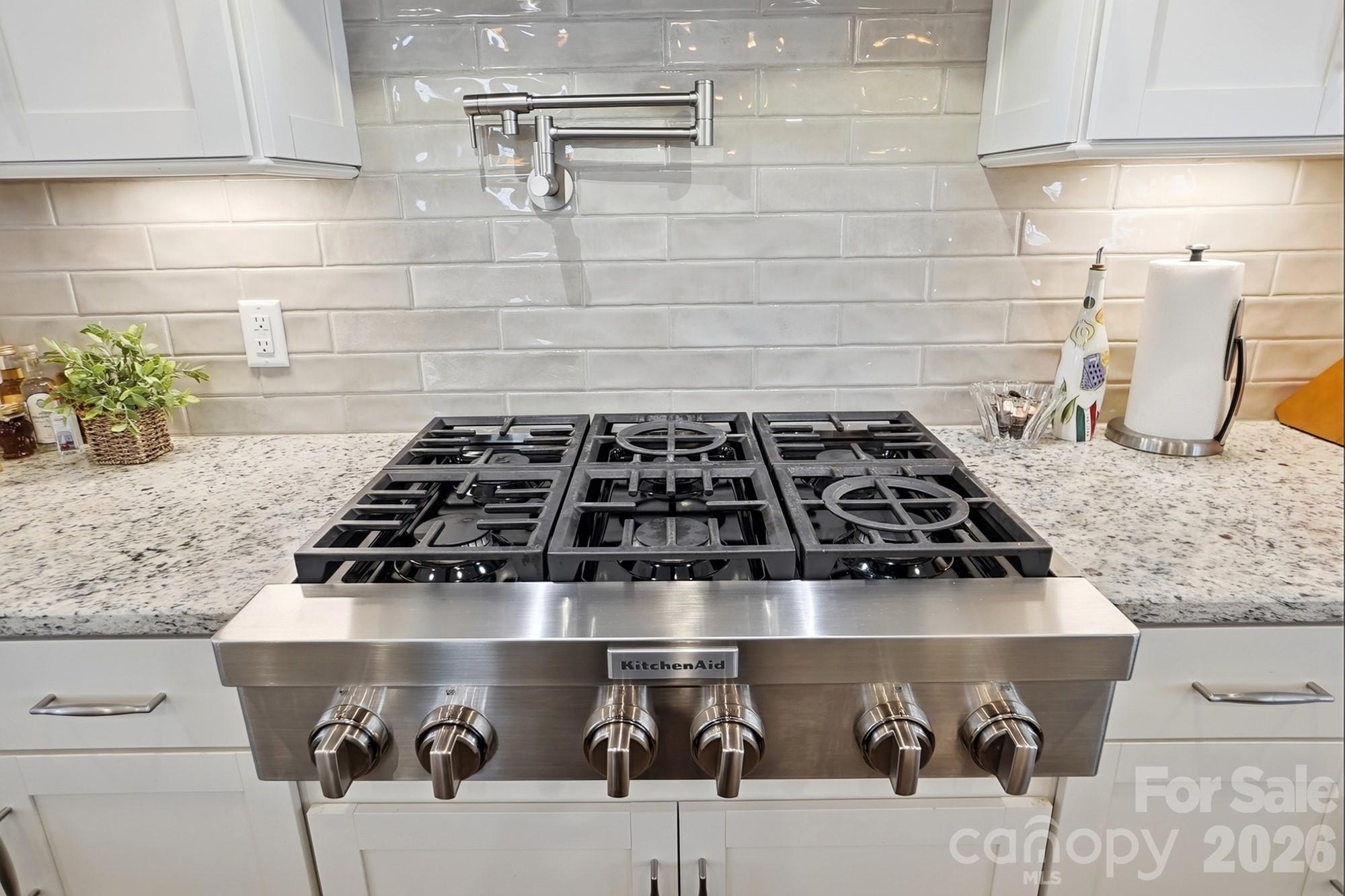 2526 Kenmore Avenue — Charlotte