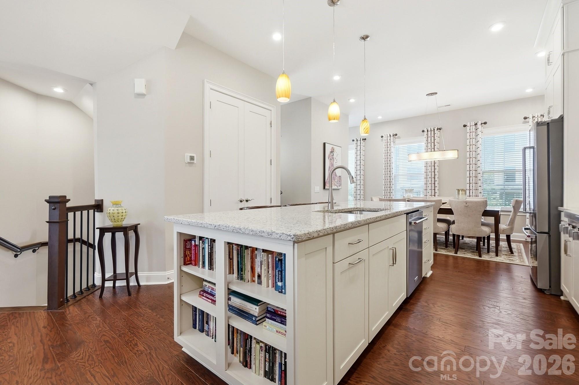2526 Kenmore Avenue — Charlotte