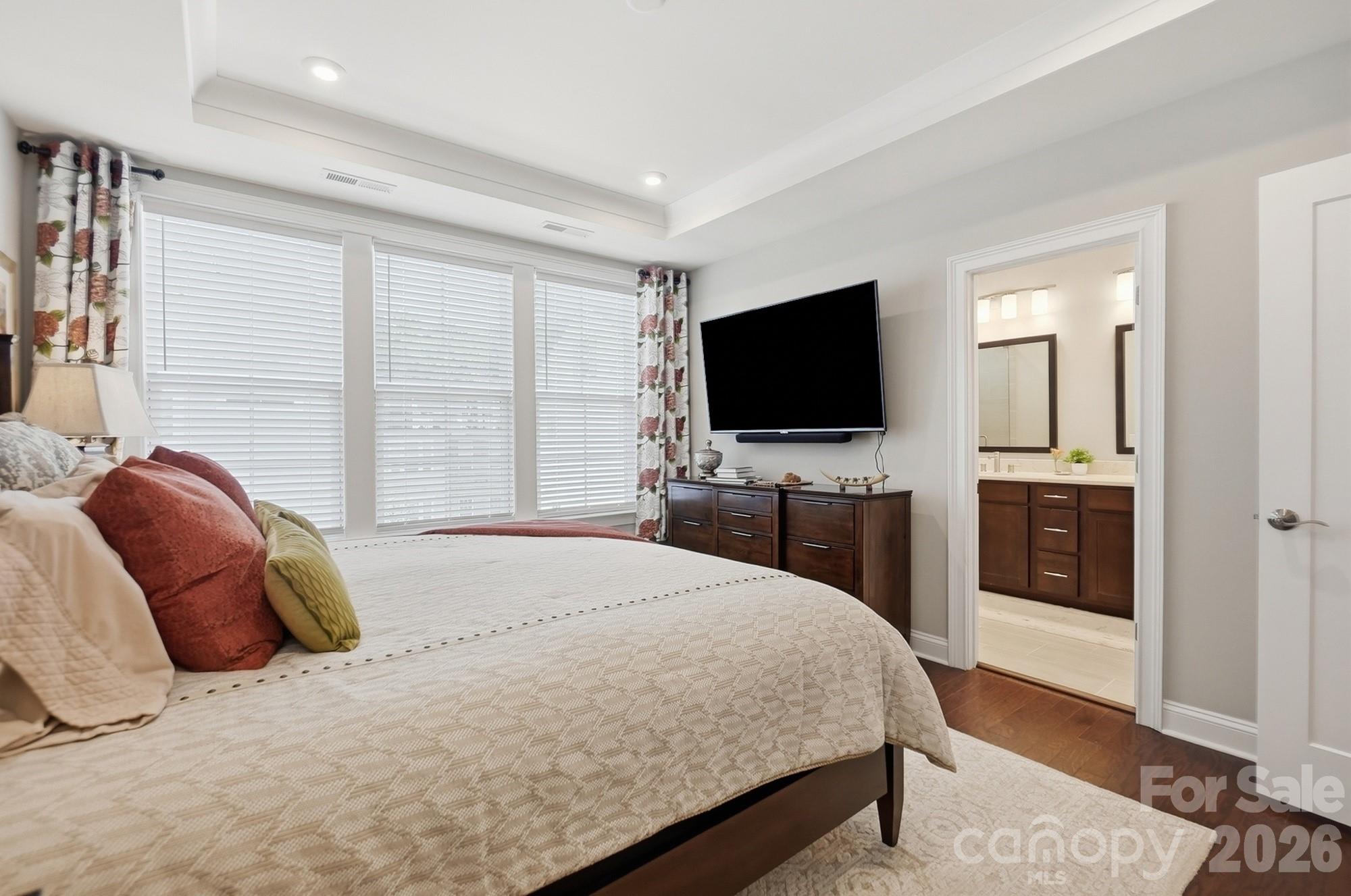 2526 Kenmore Avenue — Charlotte