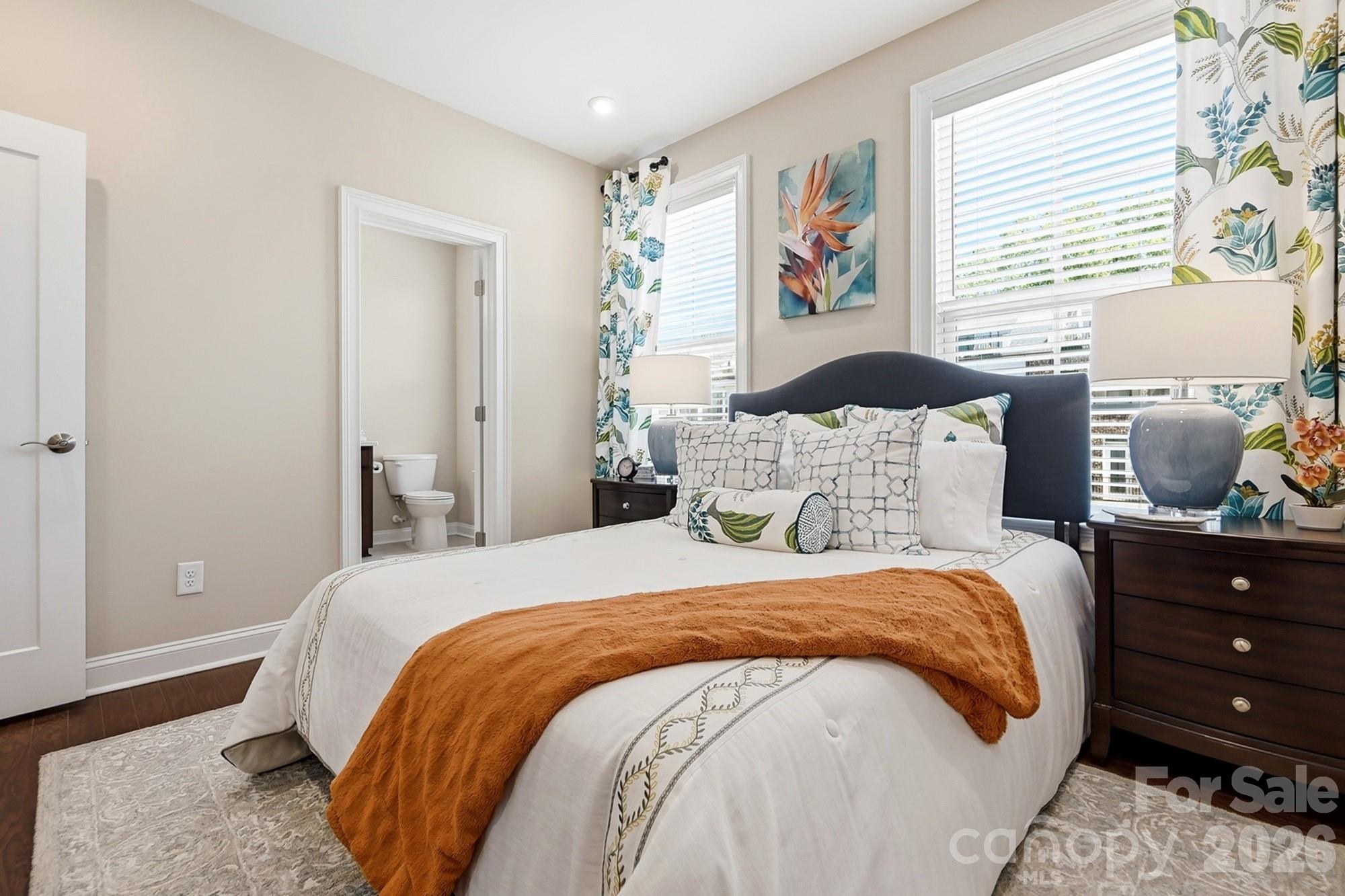 2526 Kenmore Avenue — Charlotte