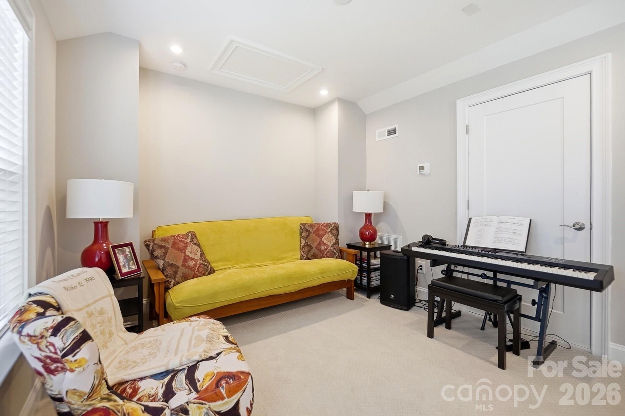 2526 Kenmore Avenue — Charlotte