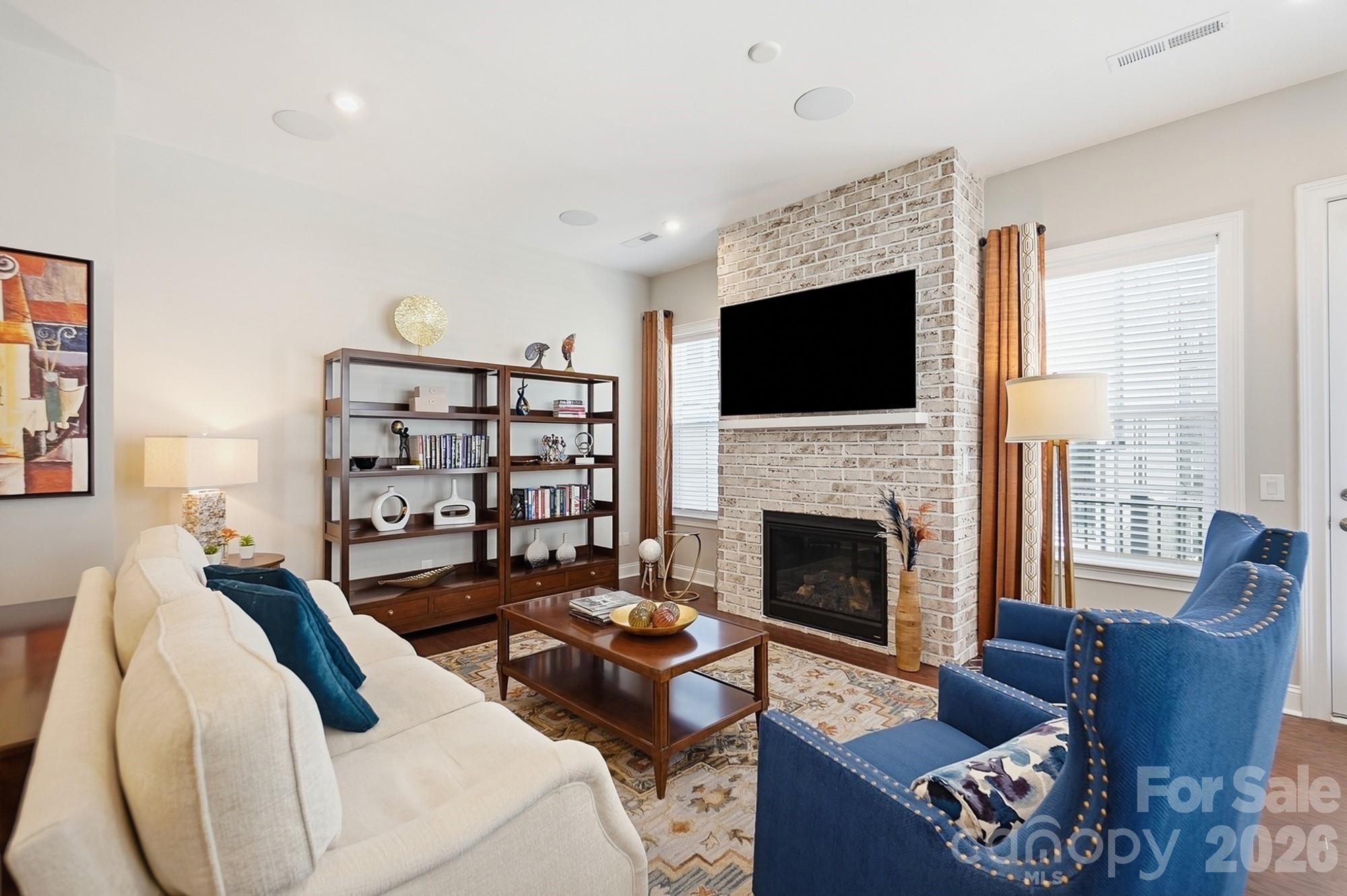 2526 Kenmore Avenue — Charlotte