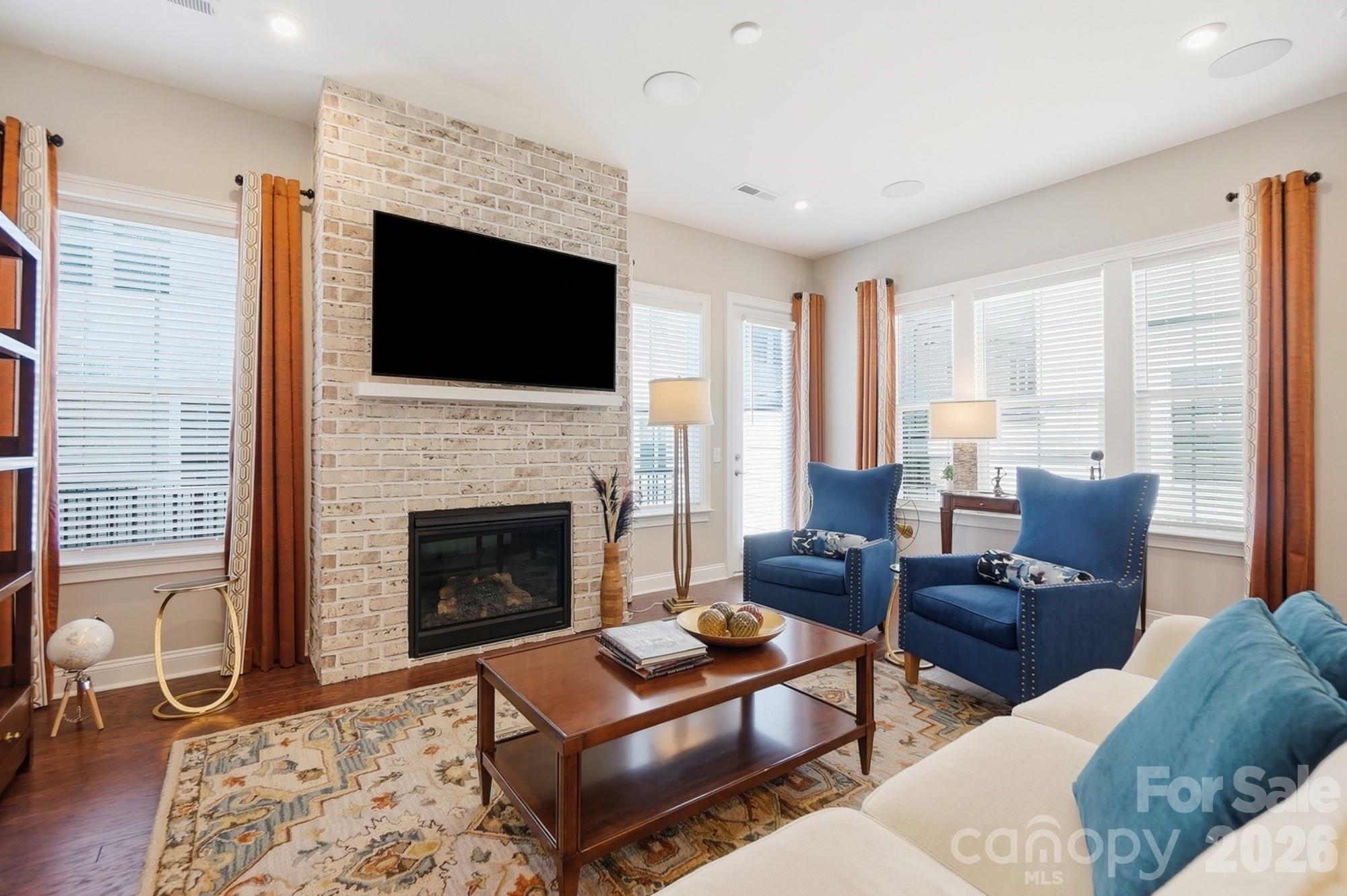 2526 Kenmore Avenue — Charlotte